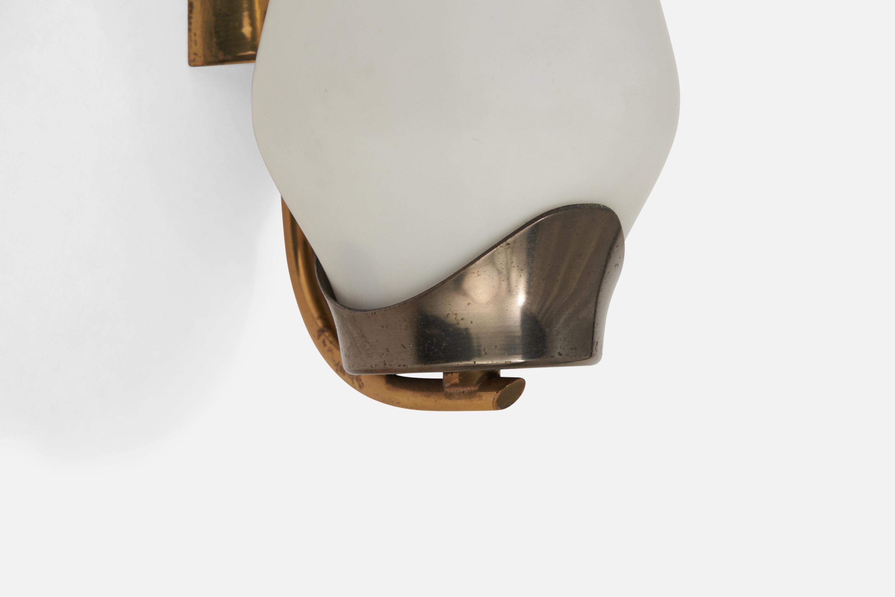 Italian Designer, Wall Lights, Brass, Glass, Italy, 1950s For Sale 1