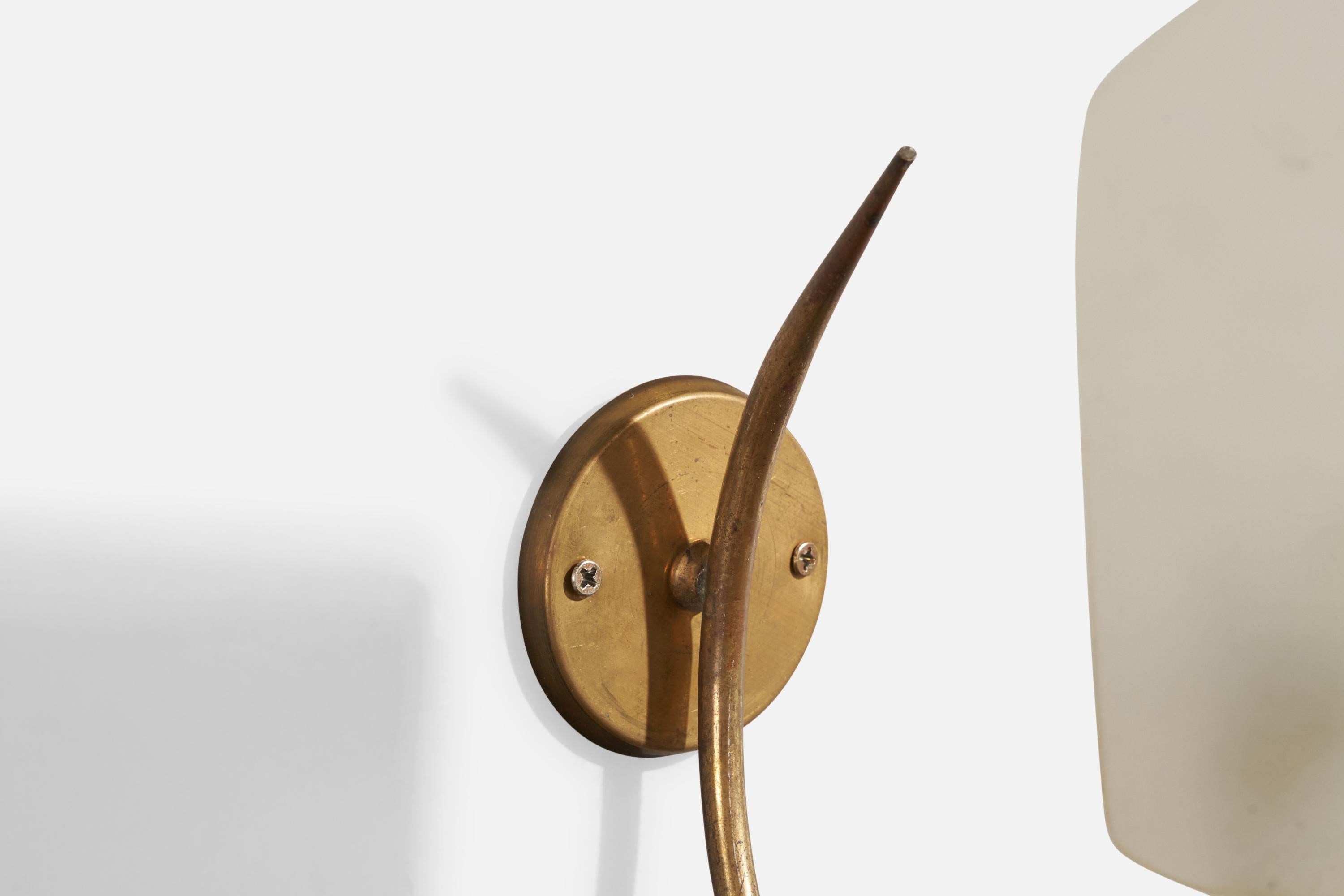 Laiton Designer italien, Wall Lights, laiton, verre, Italie, années 1950 en vente