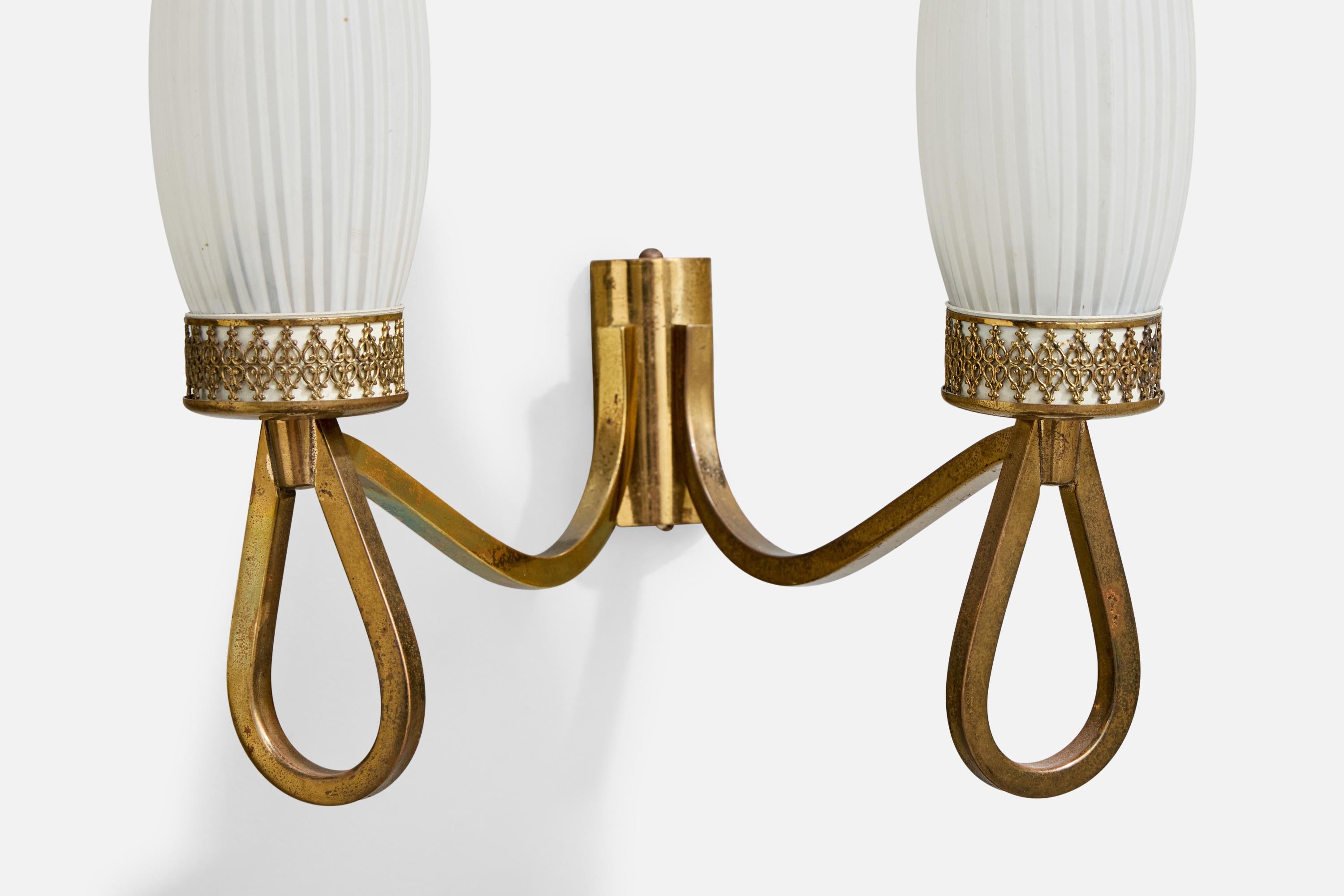 Laiton Designer italien, Wall Lights, laiton, verre, Italie, années 1950 en vente