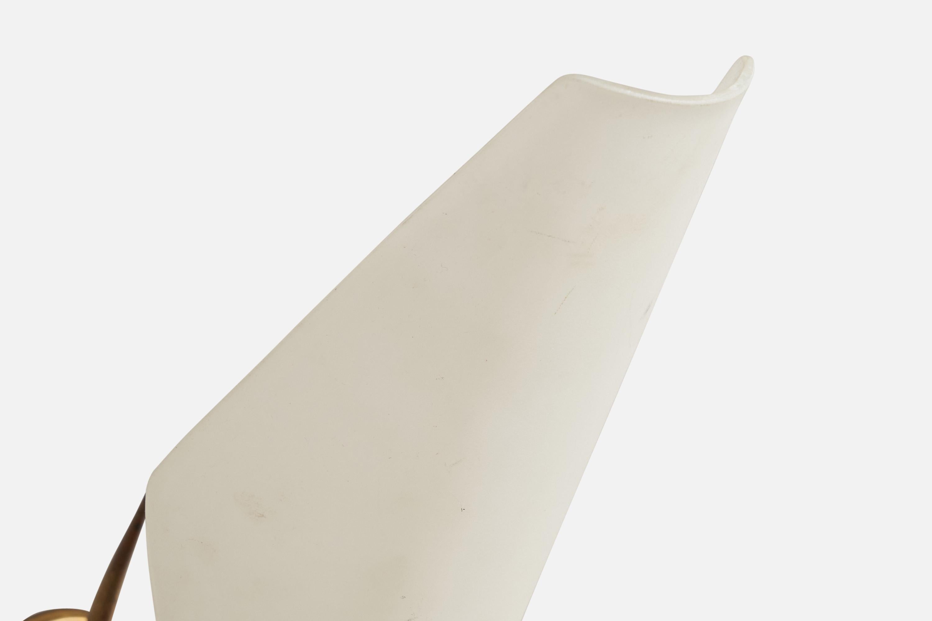 Designer italien, Wall Lights, laiton, verre, Italie, années 1950 en vente 2