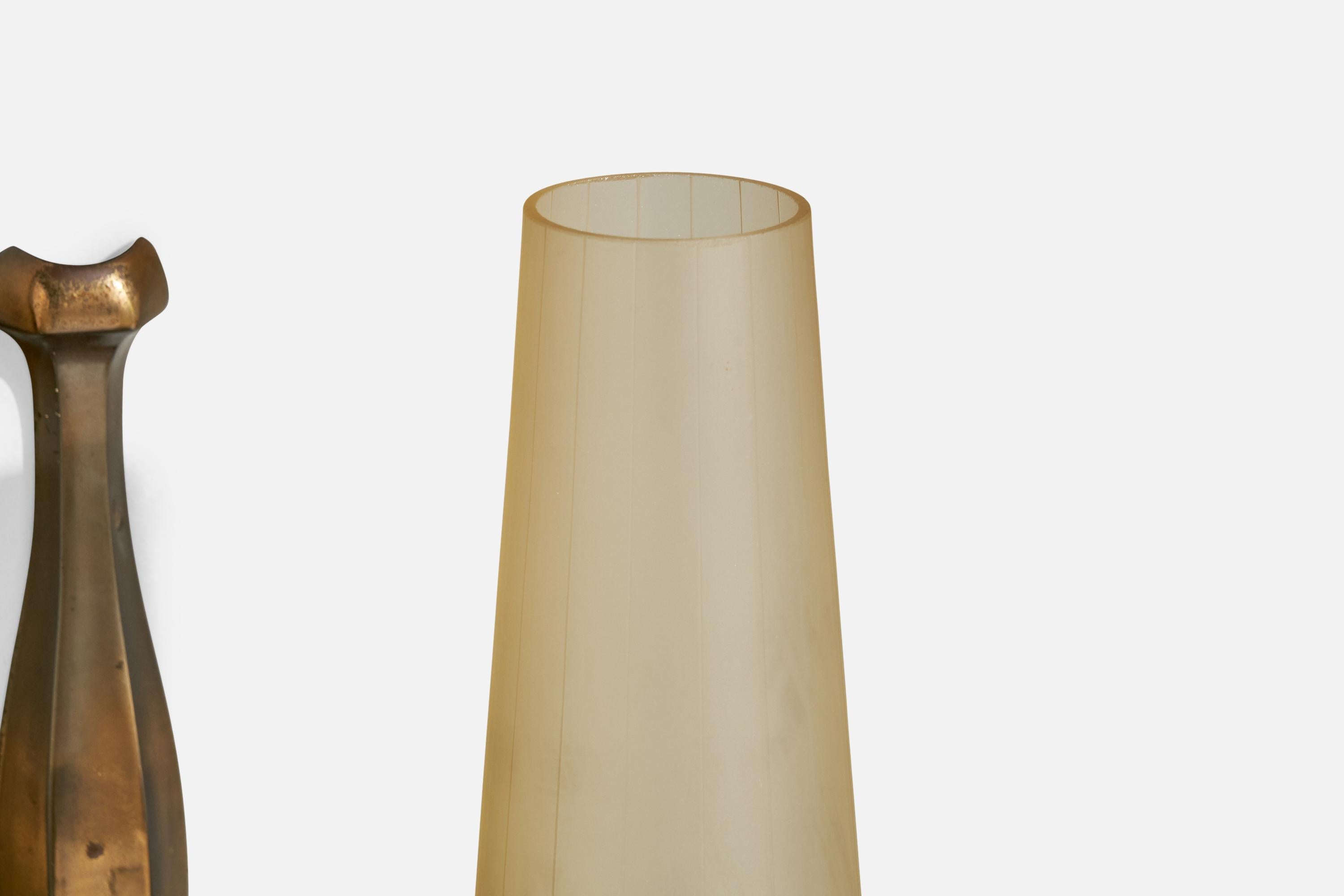 Designer italien, Wall Lights, laiton, verre, Italie, années 1950 en vente 2
