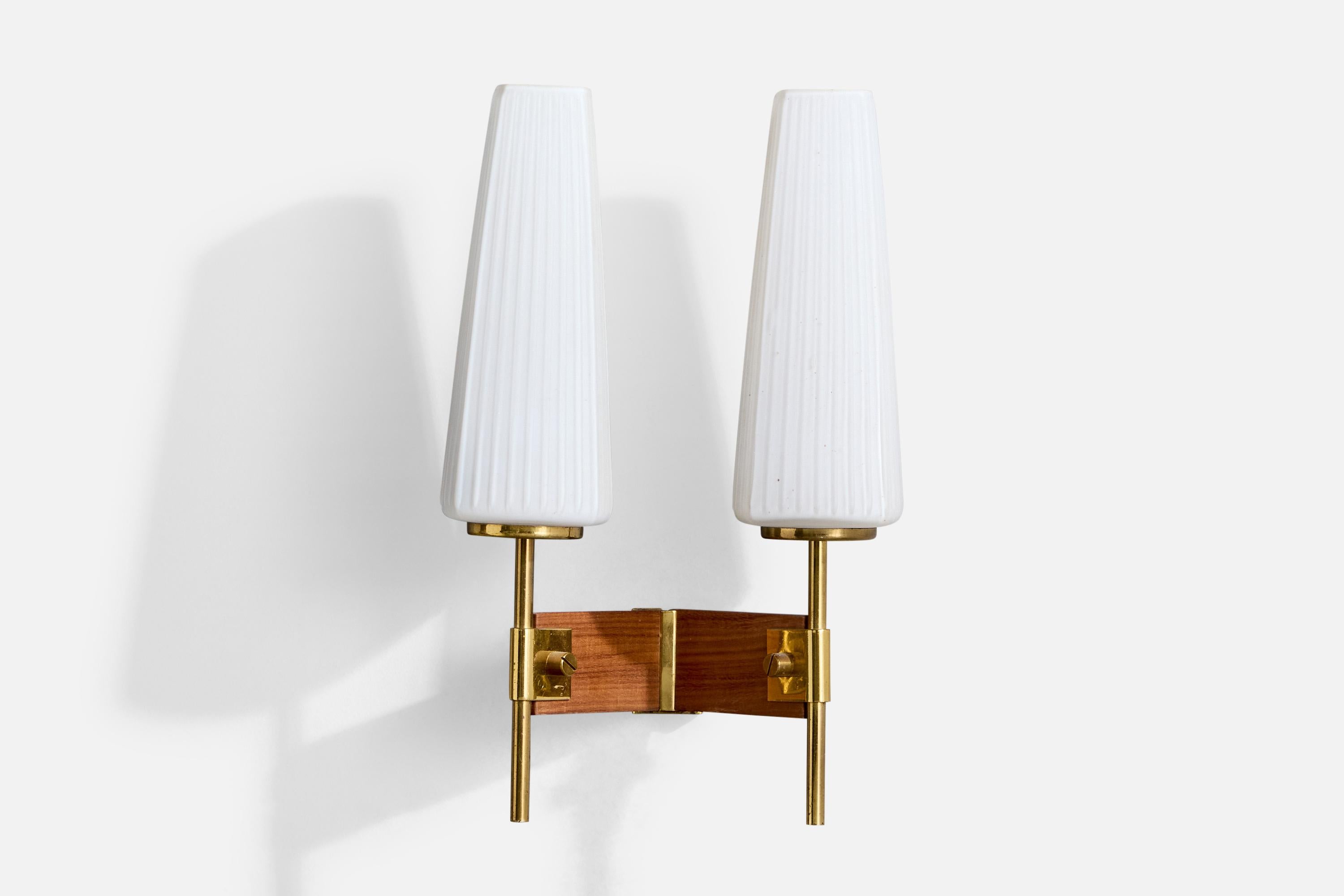 Italian Designer, Wall Lights, Brass, Glass, Teak, Italy, 1950s In Good Condition For Sale In High Point, NC