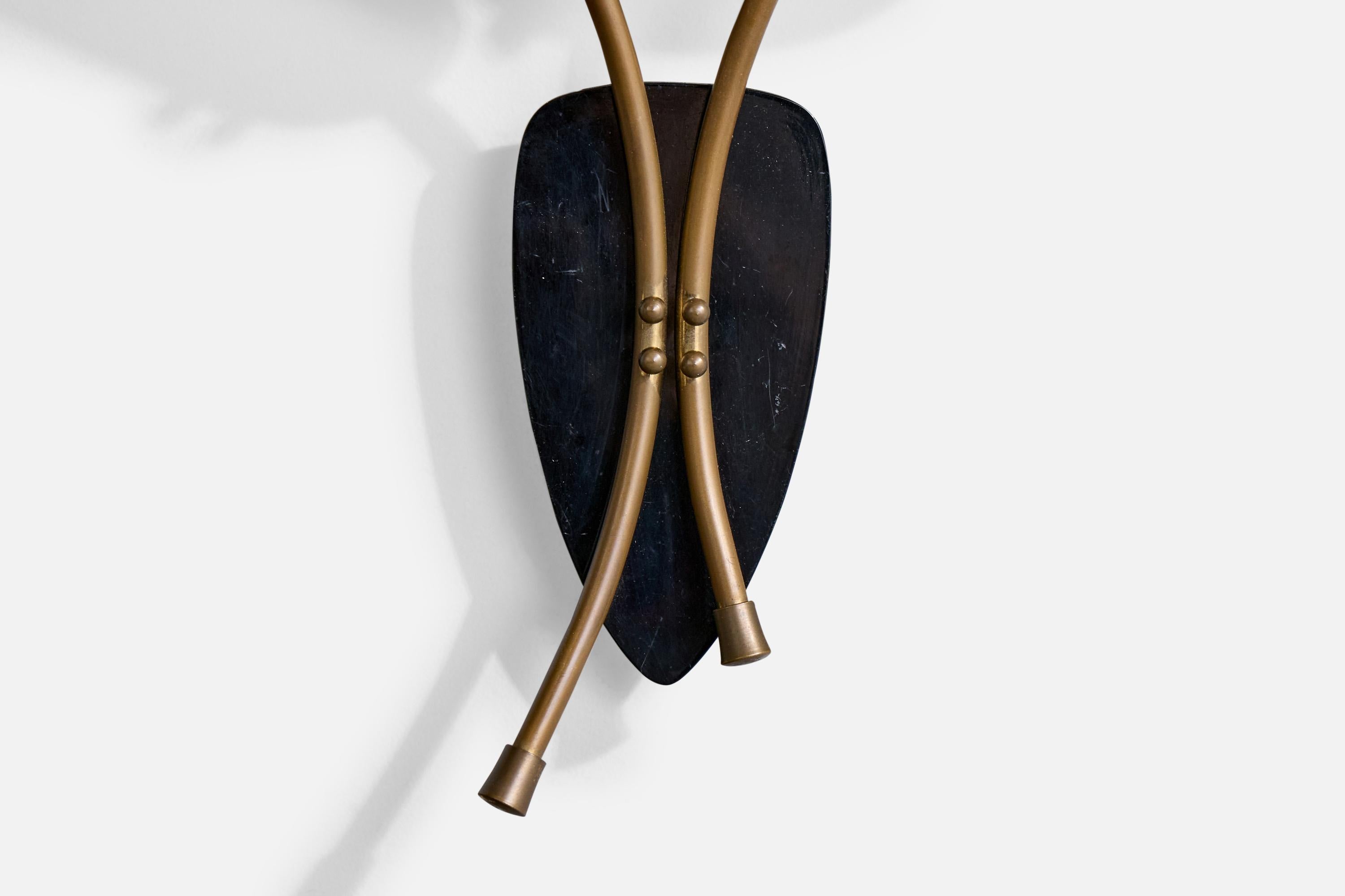 Italian Designer, Wall Lights, Brass, Metal, Acrylic, Italy, 1950s For Sale 1
