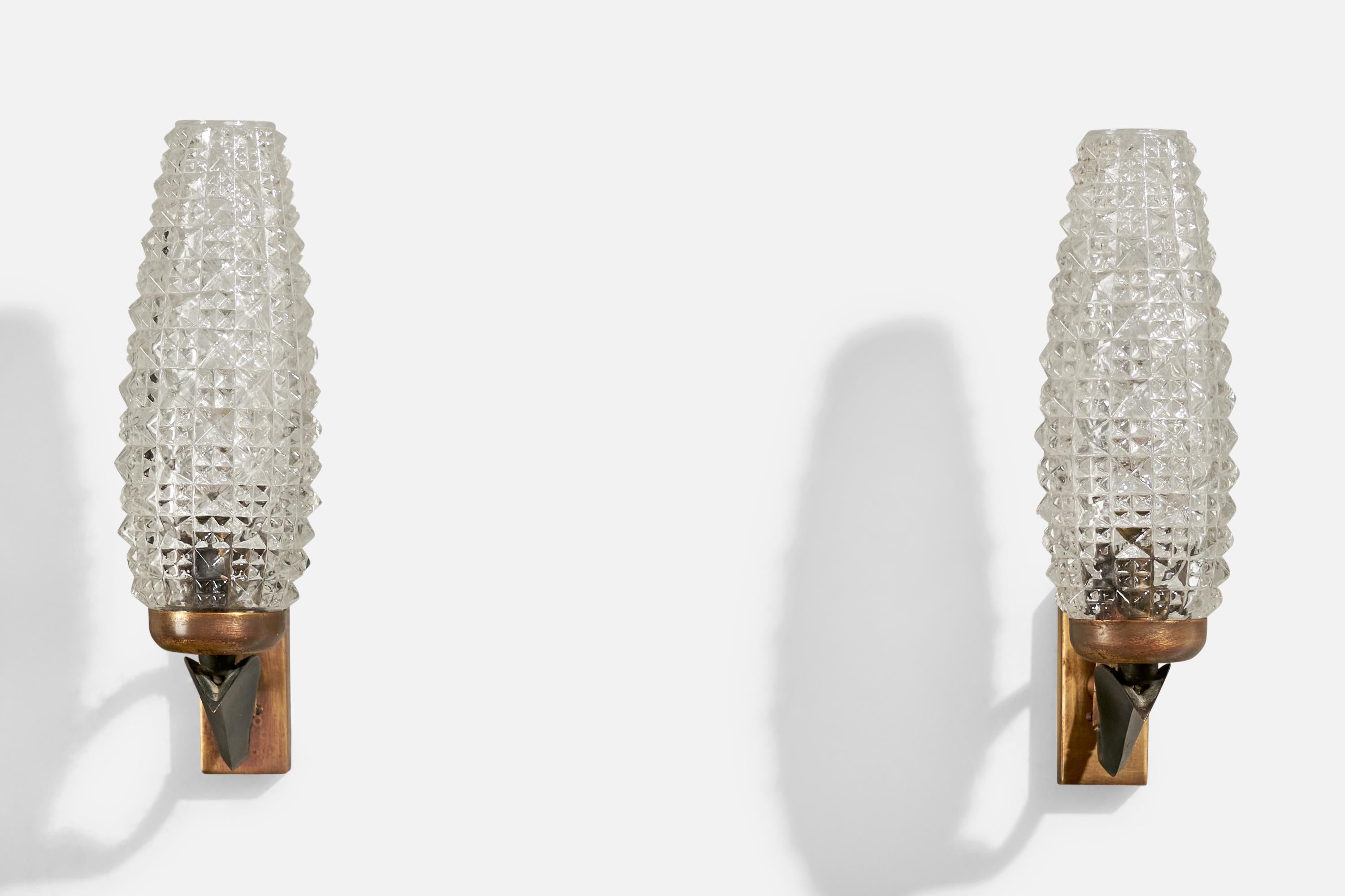 Italian Designer, Wall Lights, Brass, Metal, Glass, Italy, 1940s In Good Condition For Sale In High Point, NC