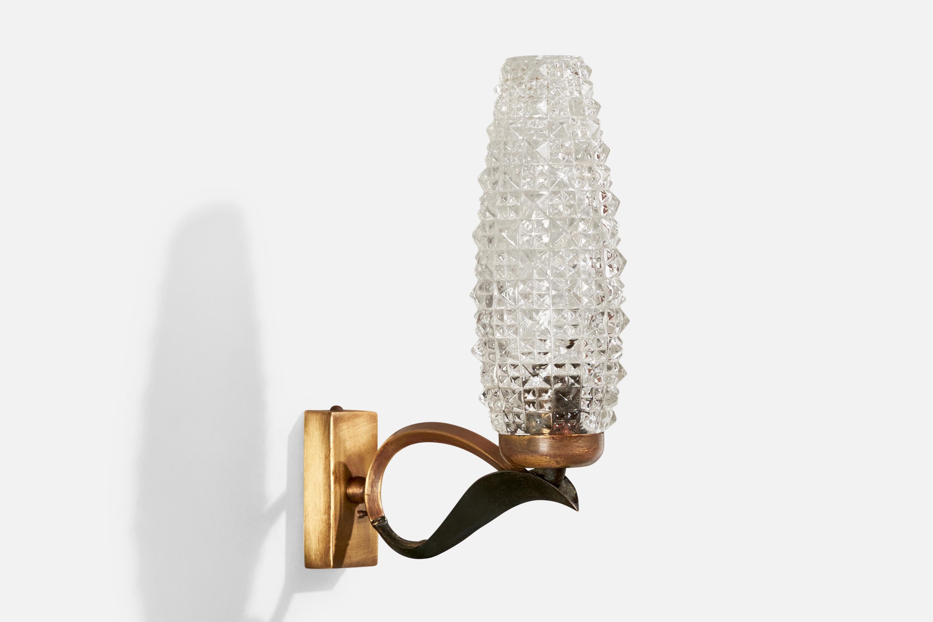 Mid-20th Century Italian Designer, Wall Lights, Brass, Metal, Glass, Italy, 1940s For Sale