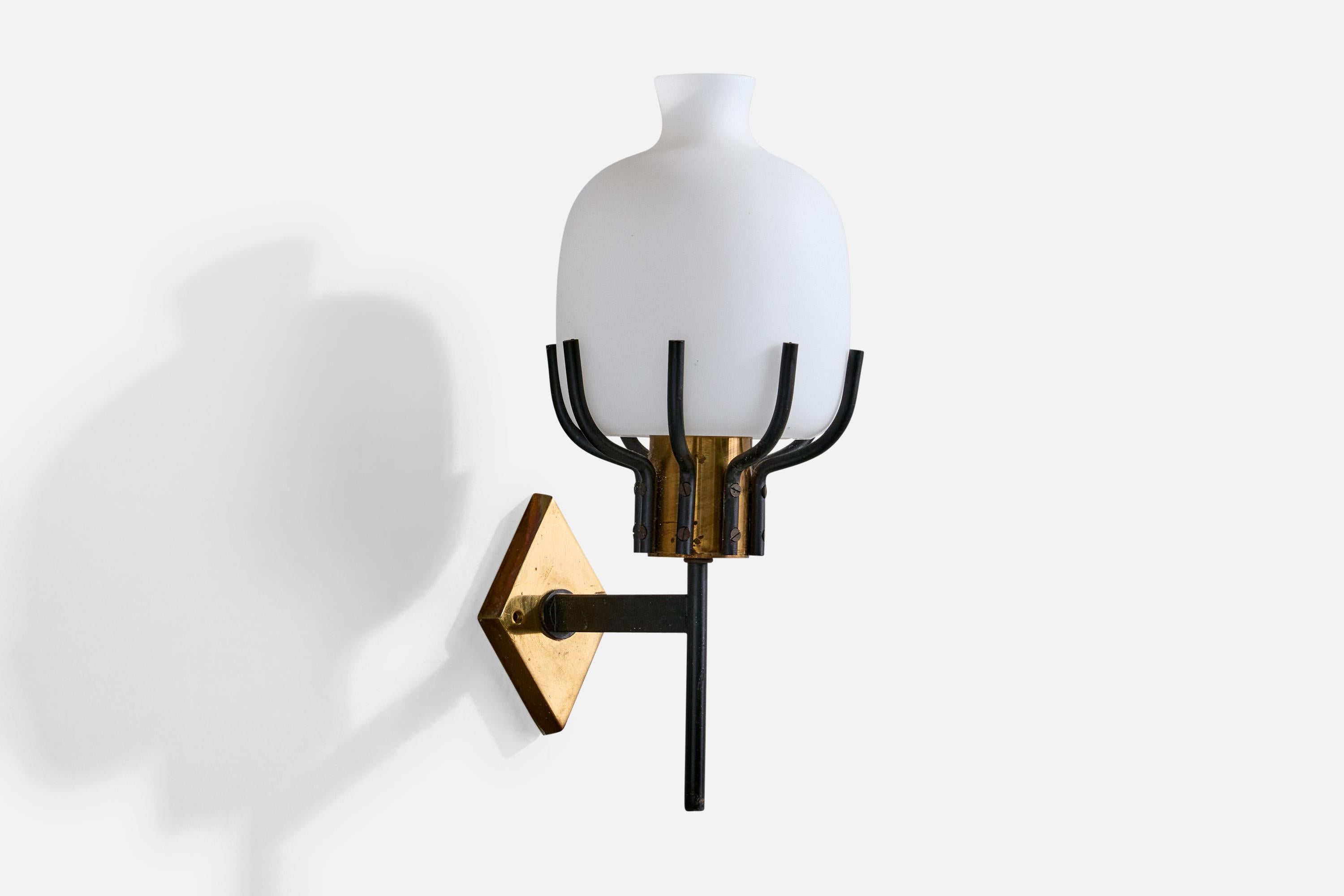 Italian Designer, Wall Lights, Brass, Metal, Glass, Italy, 1950s In Good Condition In High Point, NC