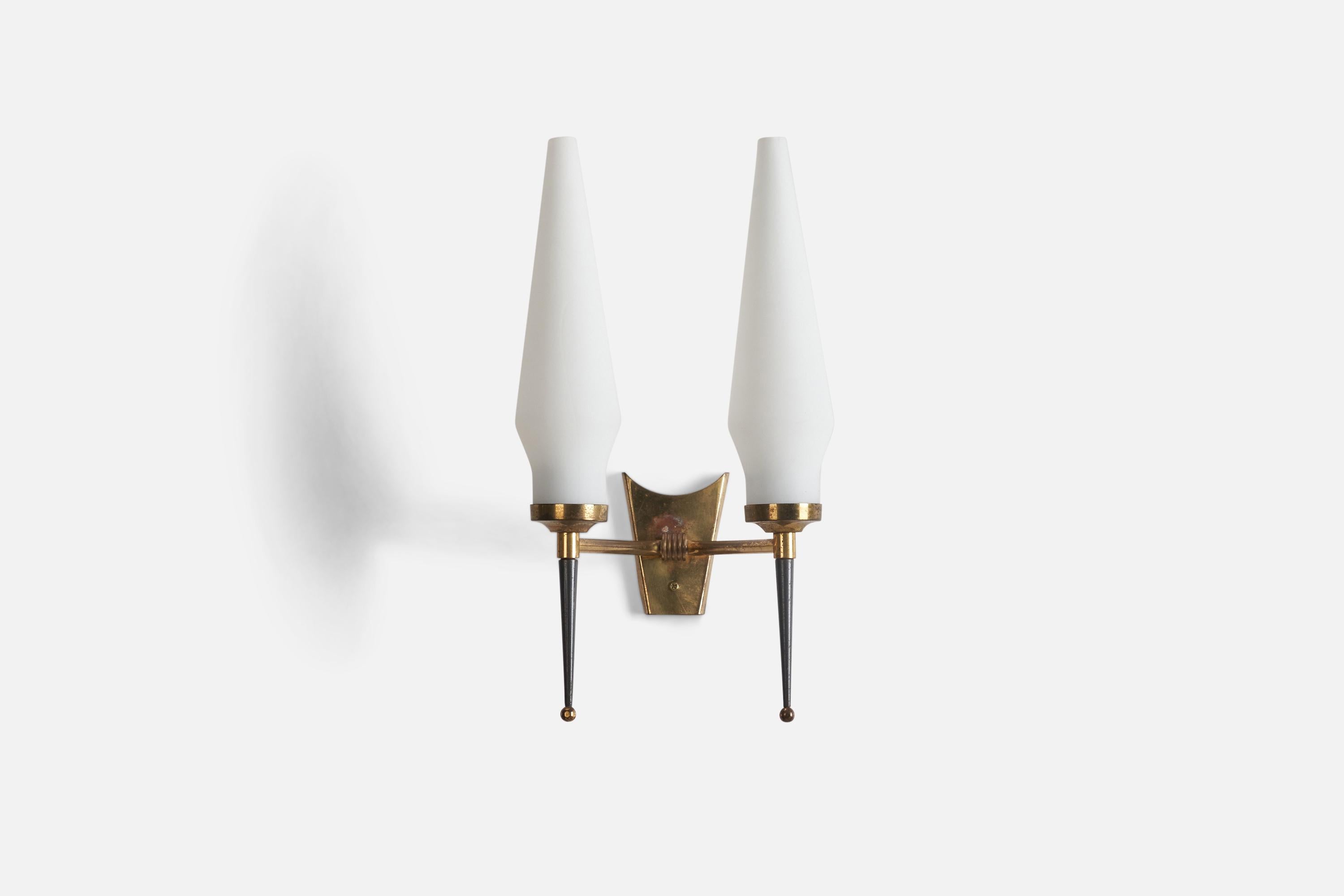 A pair of brass, metal, milk glass wall lights designed and produced by an Italian Designer, Italy, 1950s.

Dimensions of back plate (inches) : 4 x 2.9 x 0.5 (Height x Width x Depth)

Sockets take E-14 bulbs.

There is no maximum wattage