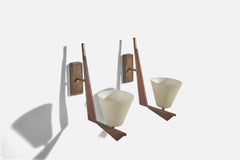 Designer italien, Lights, laiton, métal, teck, verre, Italie, années 1950