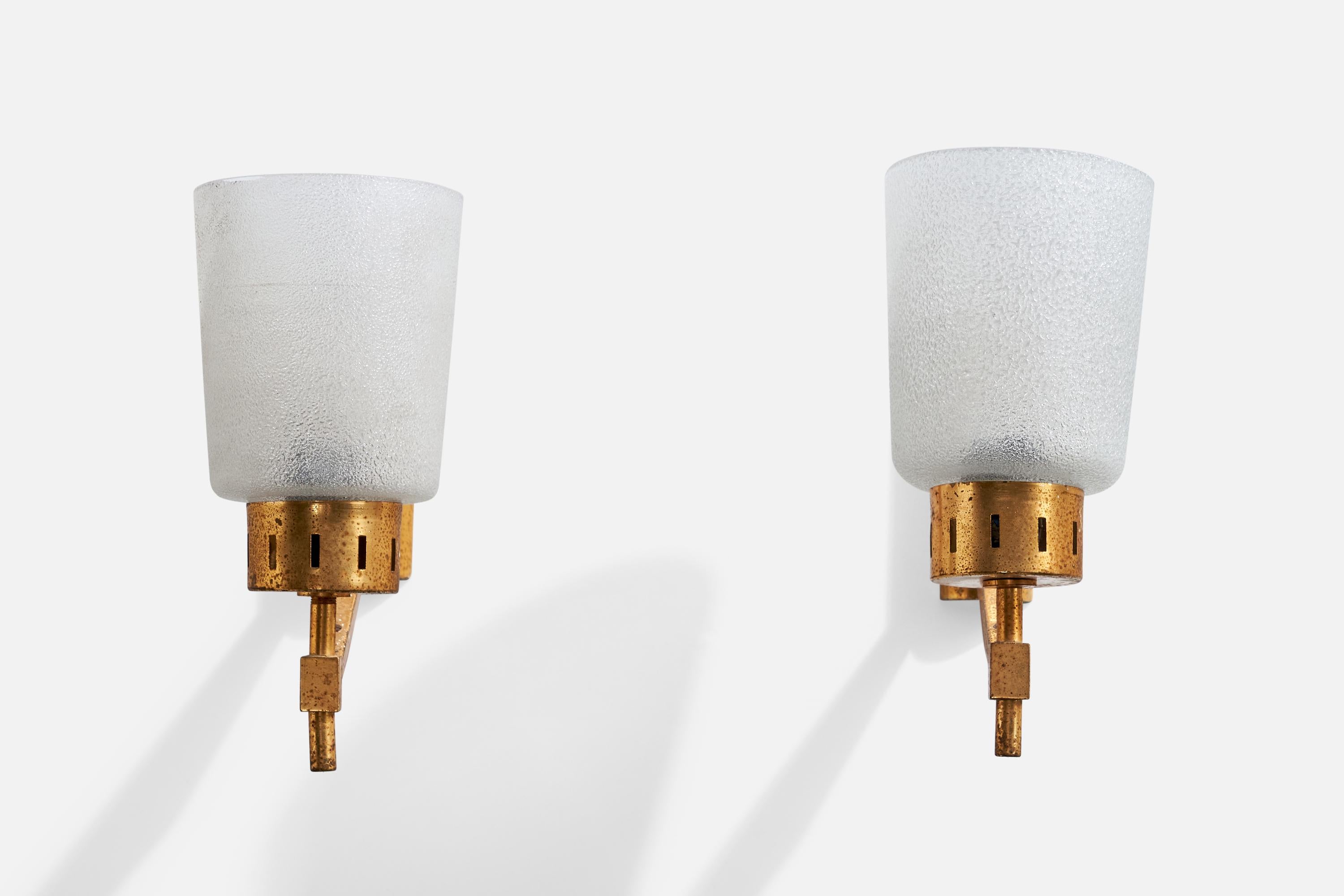 Italian Designer, Wall Lights, Brass, Teak, Glass, Italy, 1950s In Fair Condition For Sale In High Point, NC