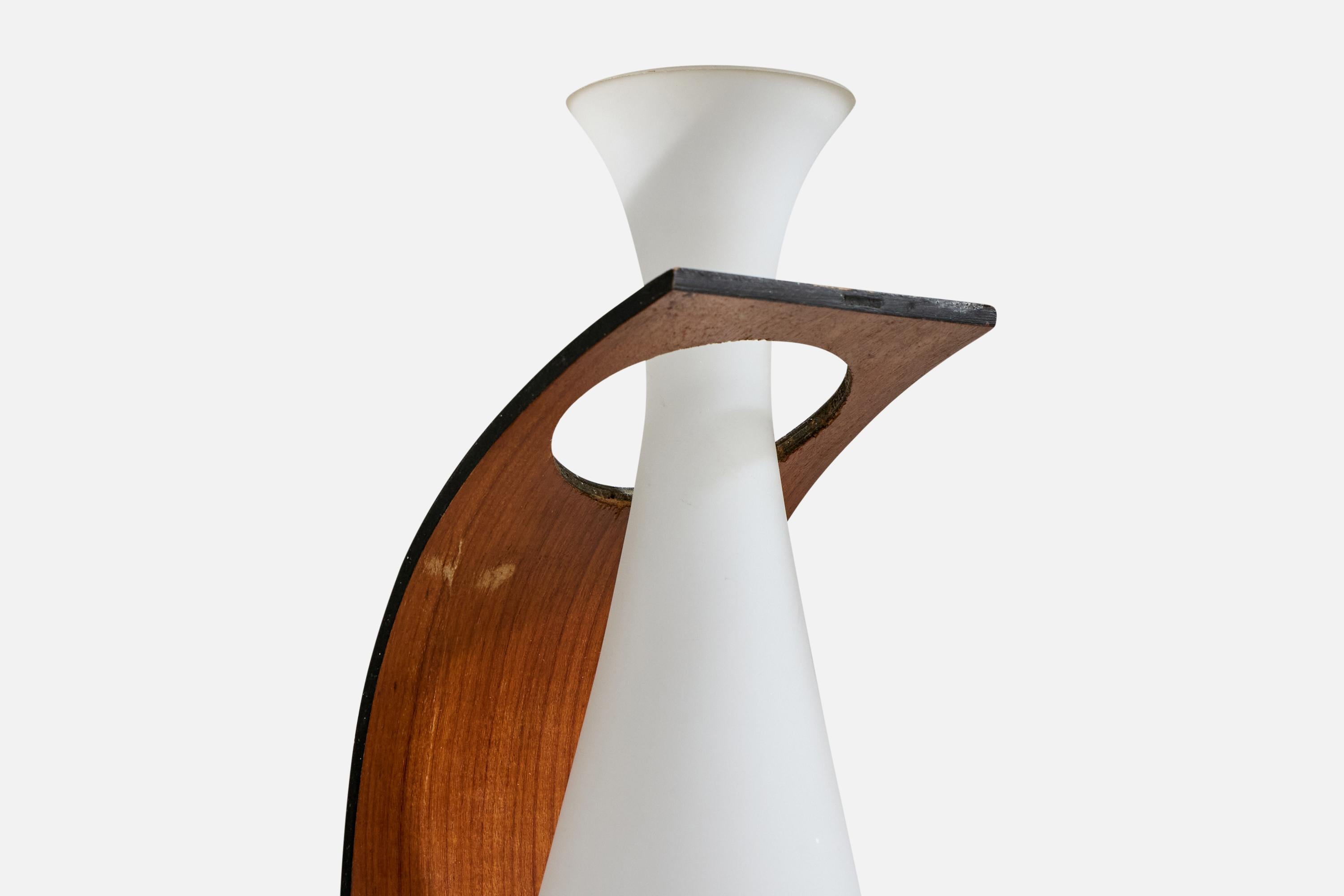 Designer italien, appliques, métal, laiton, teck, verre, Italie, années 1950 en vente 4