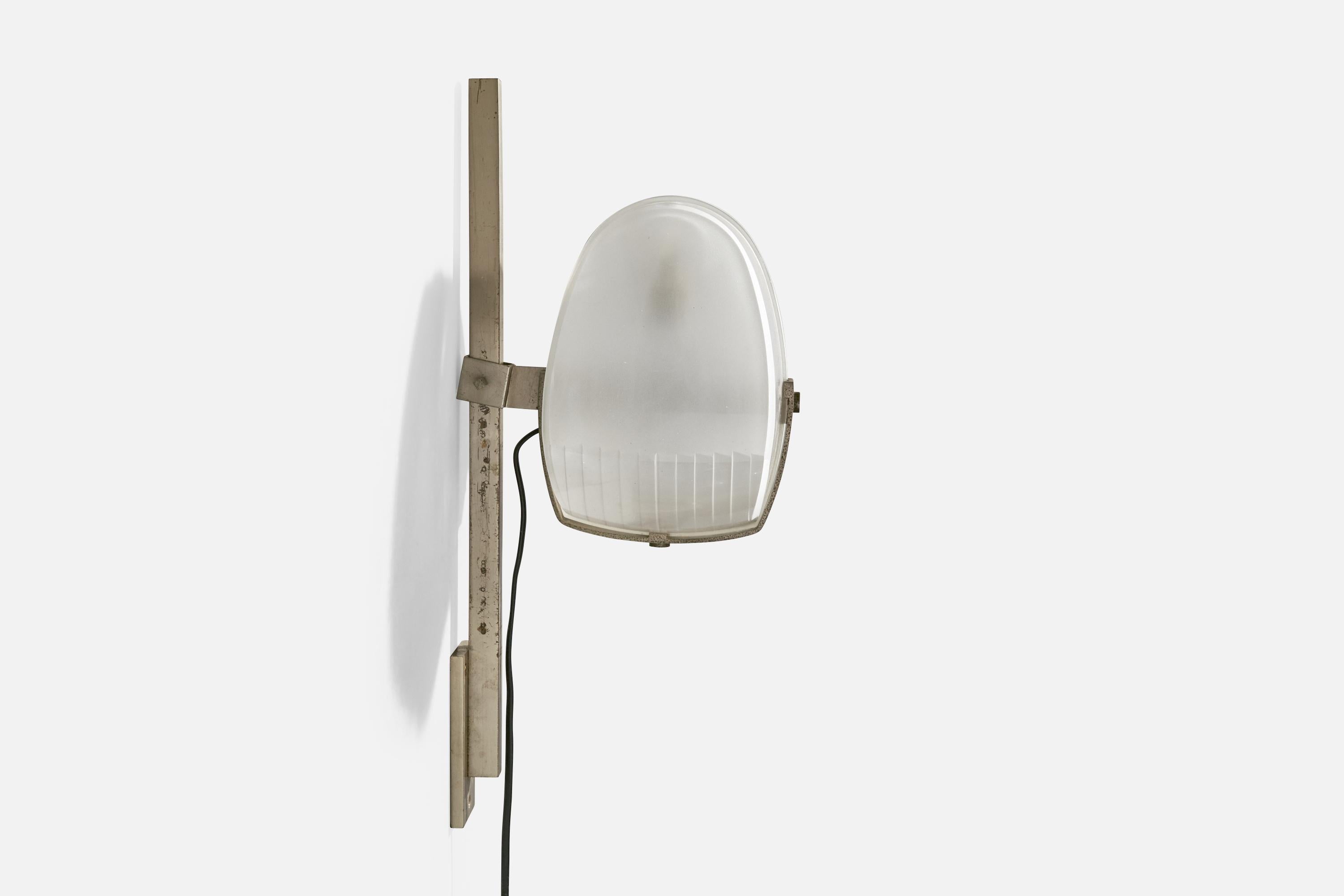 Italienischer Designer, Wandleuchten, Stahl, Glas, Italien, 1960er Jahre (Mitte des 20. Jahrhunderts) im Angebot