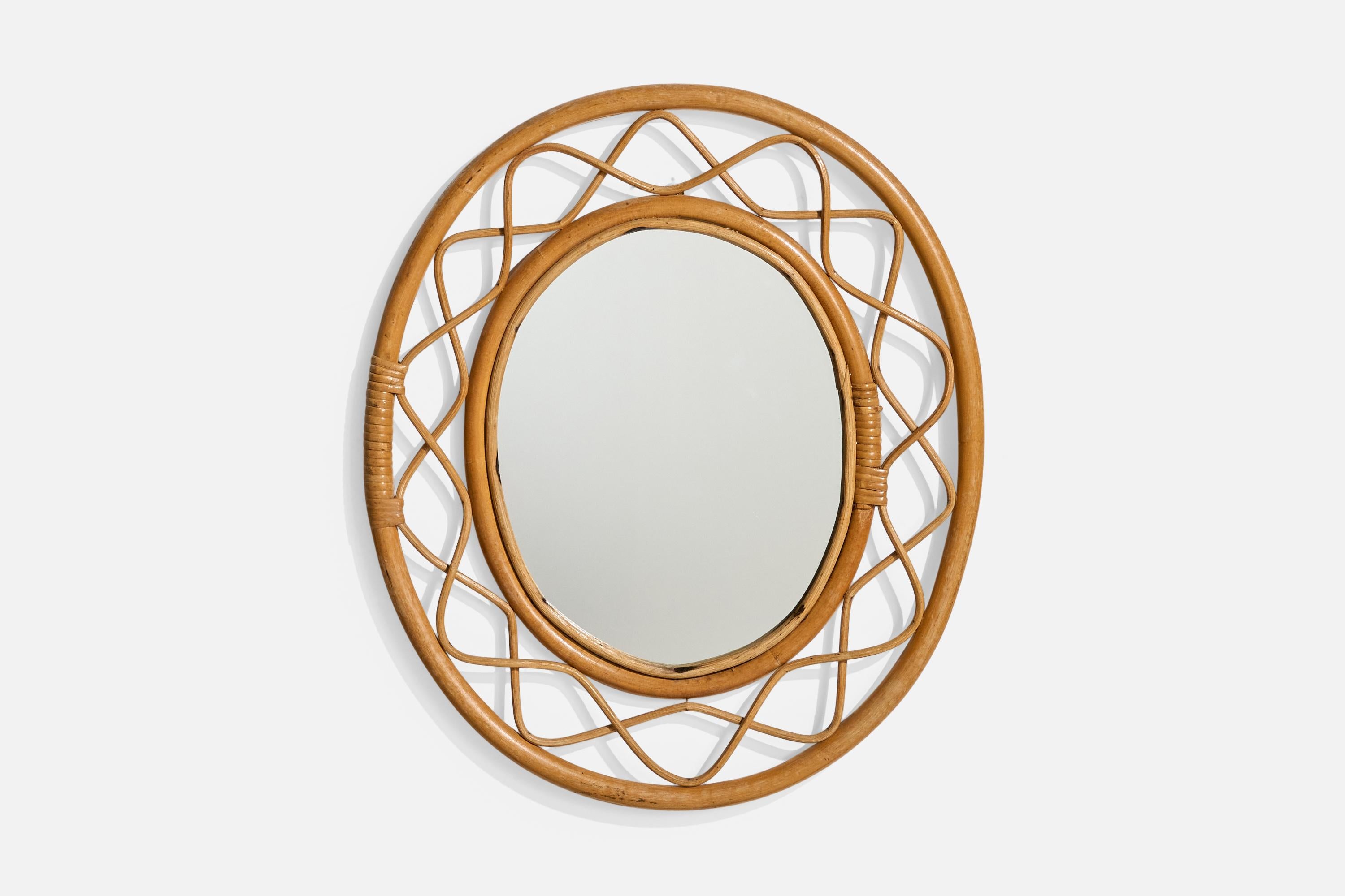 Espejo de pared de bambú diseñado y fabricado en Italia, c. 1960.

Dimensiones: 21,75