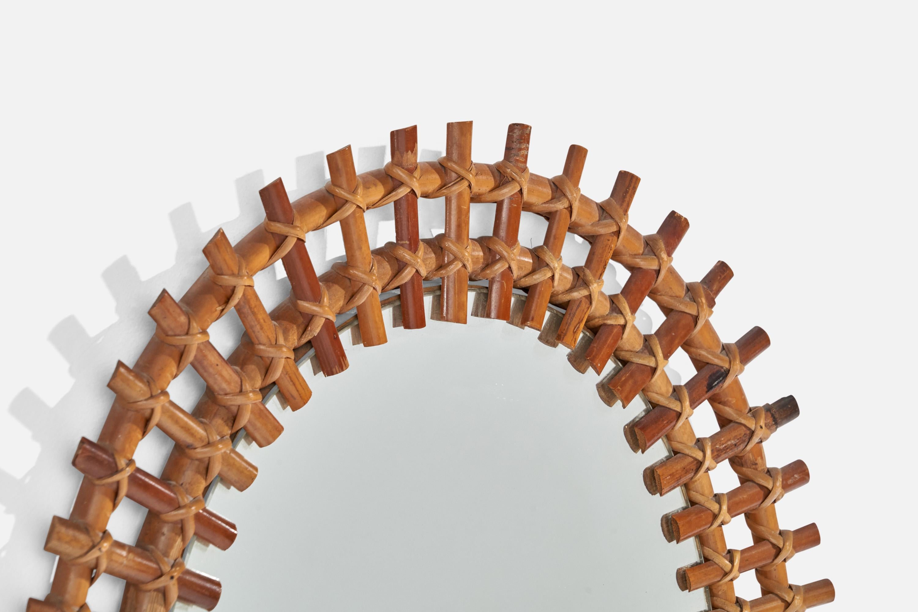 Diseñador italiano, espejo de pared, bambú, ratán, Italia, años 60 Bambú en venta