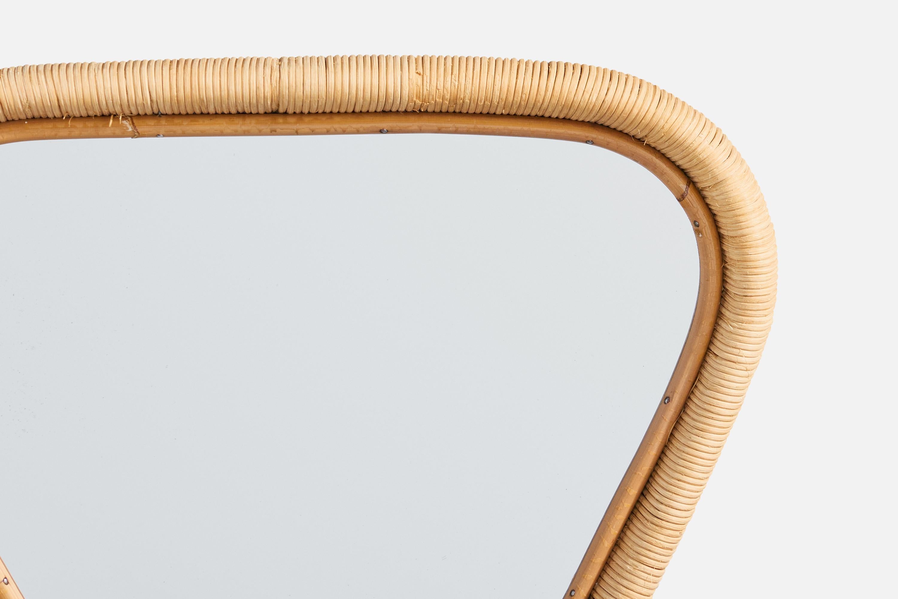 Diseñador italiano, espejo de pared, bambú, ratán, Italia, años 1970 en Bueno estado para la venta en High Point, NC
