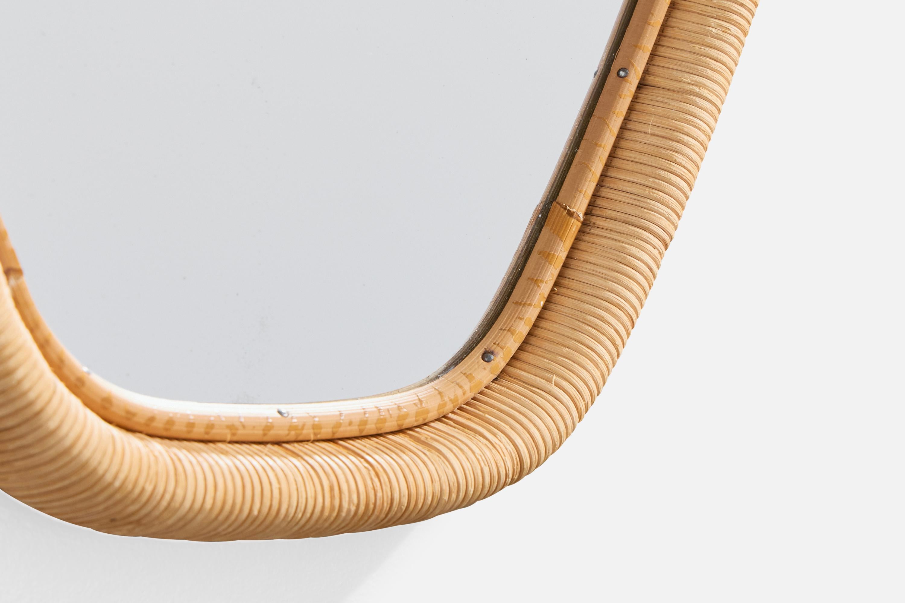 Diseñador italiano, espejo de pared, bambú, ratán, Italia, años 1970 Bambú en venta