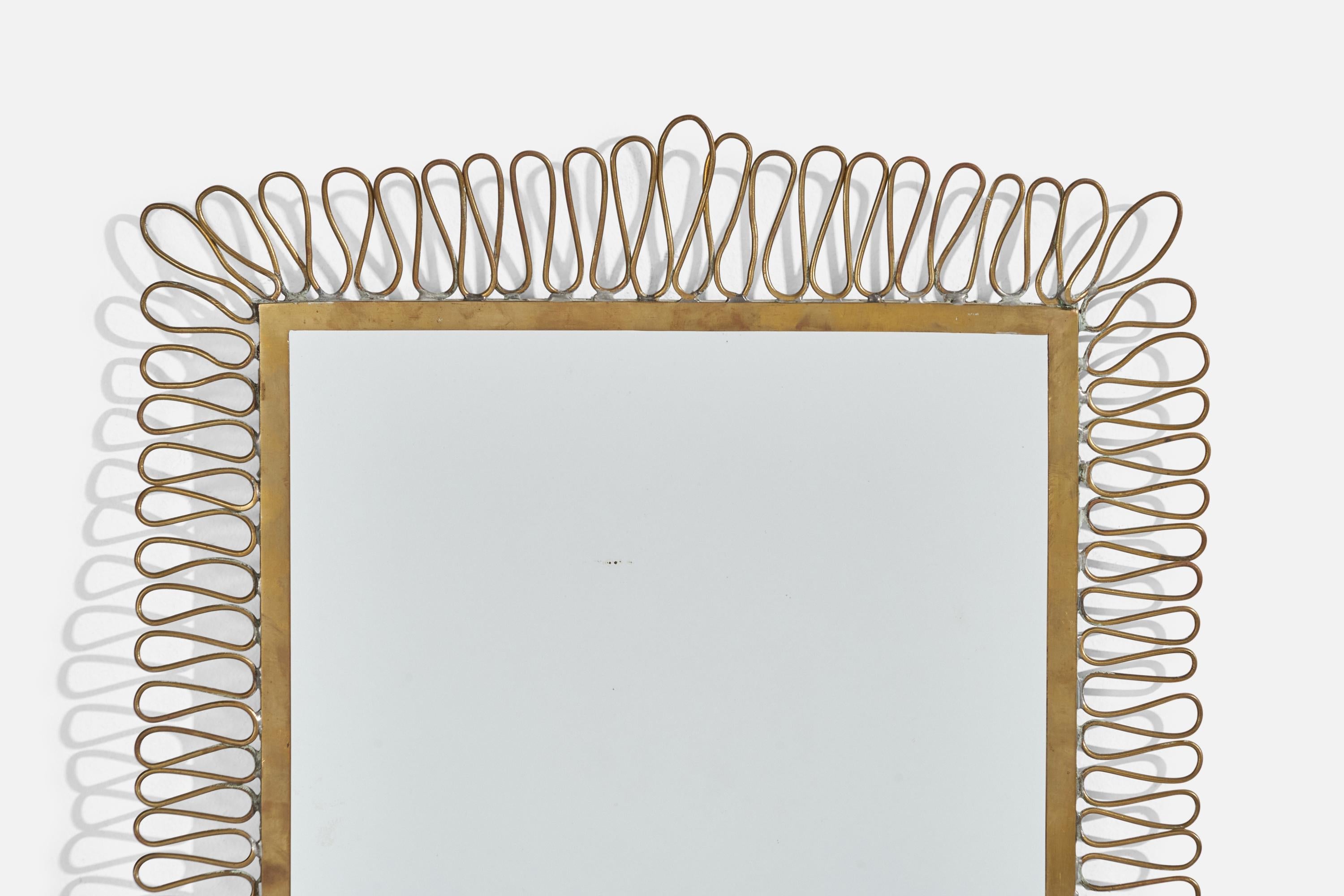 Specchio da parete di design italiano, ottone, Italia, anni '40 In condizioni buone in vendita a High Point, NC