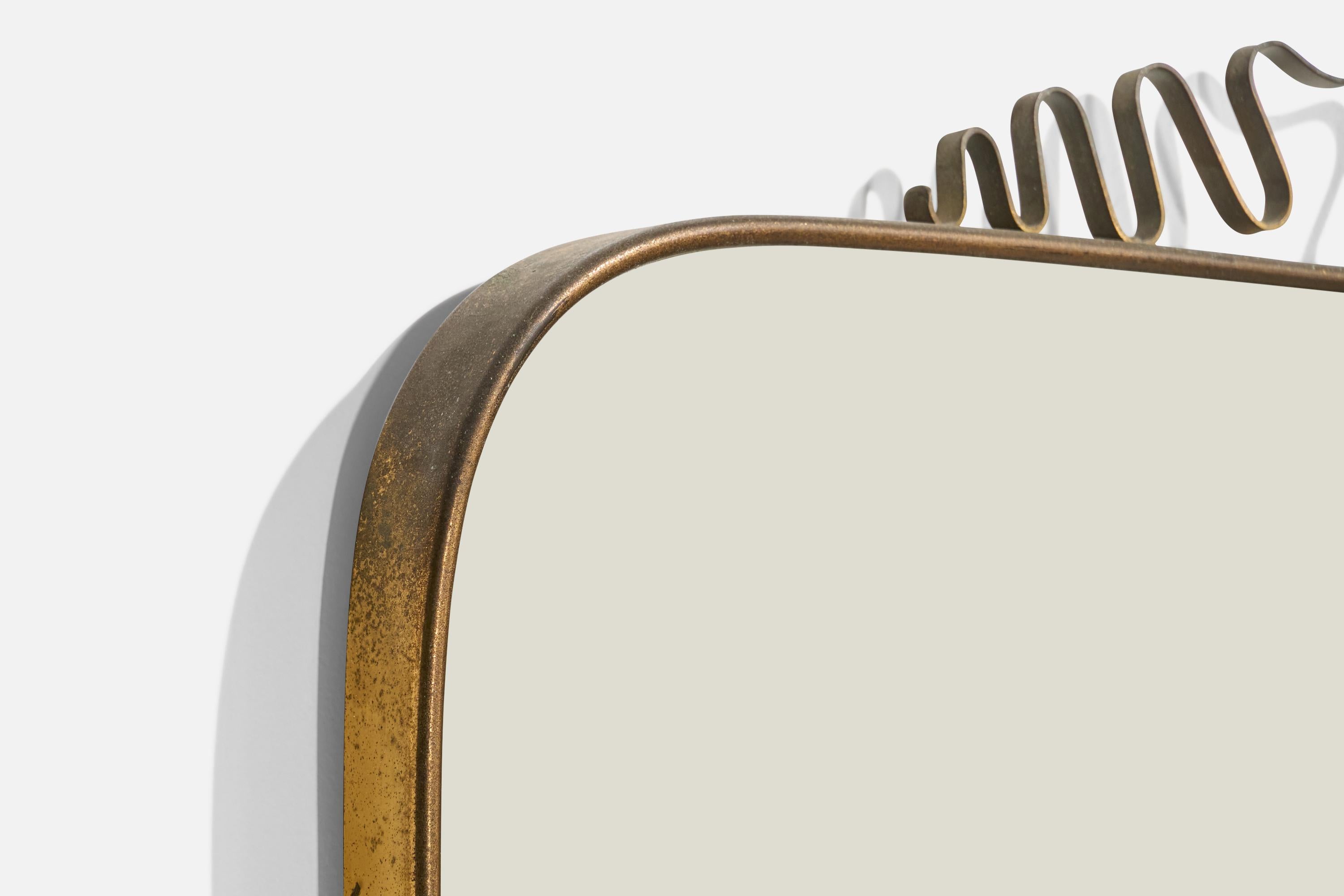 Milieu du XXe siècle Designer italien, miroir mural, laiton, miroir en verre, Italie, années 1940 en vente