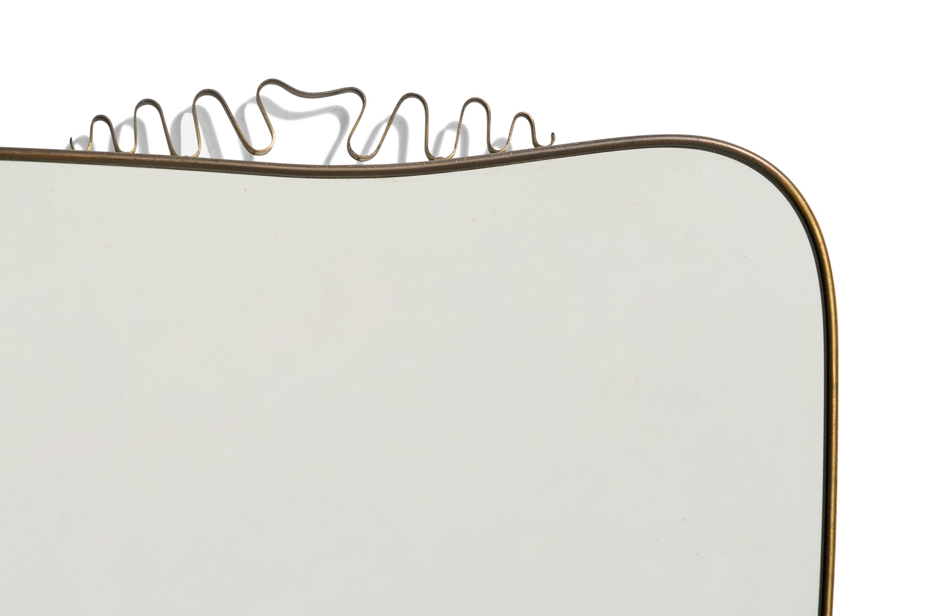 Designer italien, miroir mural, laiton, miroir en verre, Italie, années 1940 en vente 1
