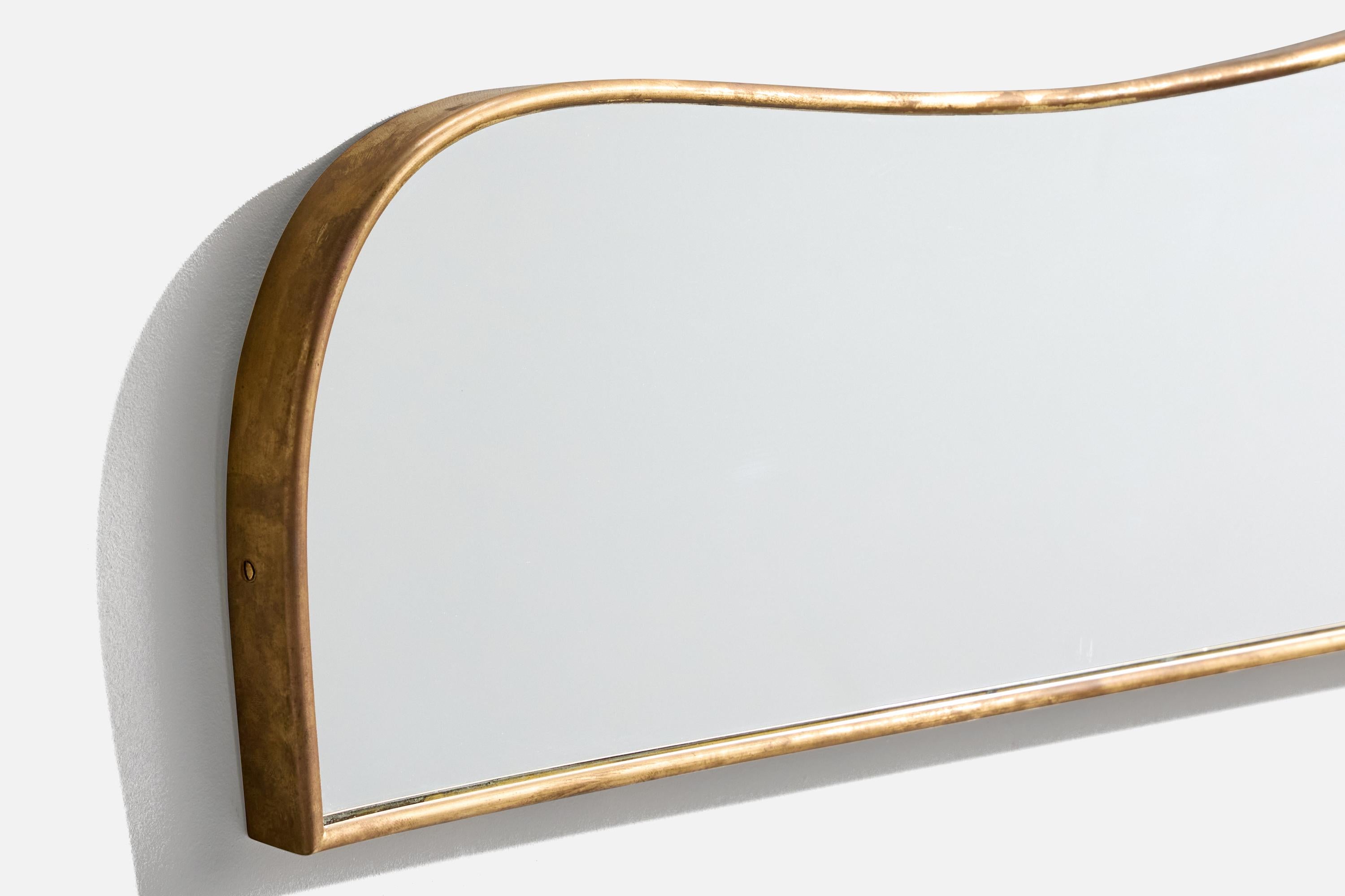 Designer italien, miroir mural, laiton, verre de miroir, Italie, années 1950 Bon état - En vente à High Point, NC