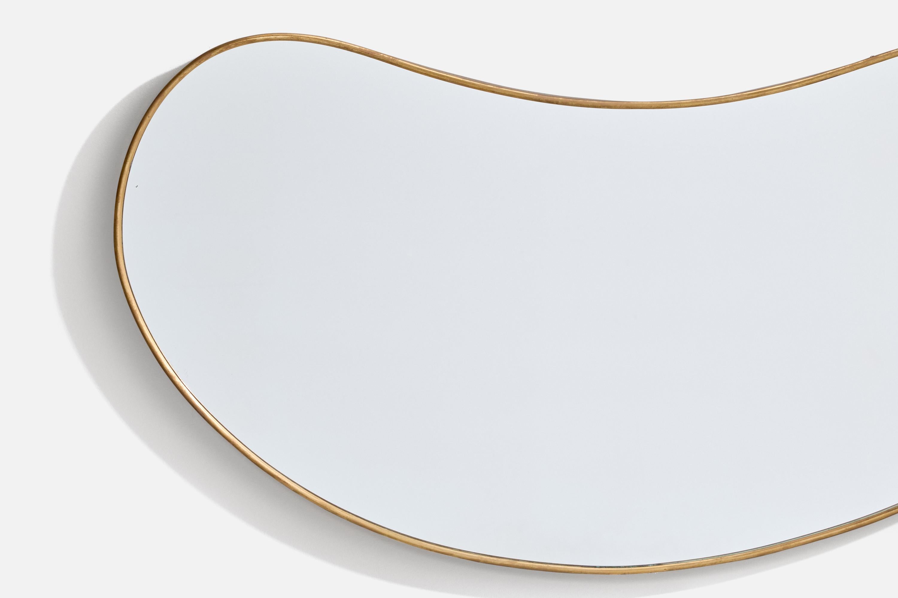 Milieu du XXe siècle Designer italien, miroir mural, laiton, verre miroir, Italie, vers les années 1940 en vente