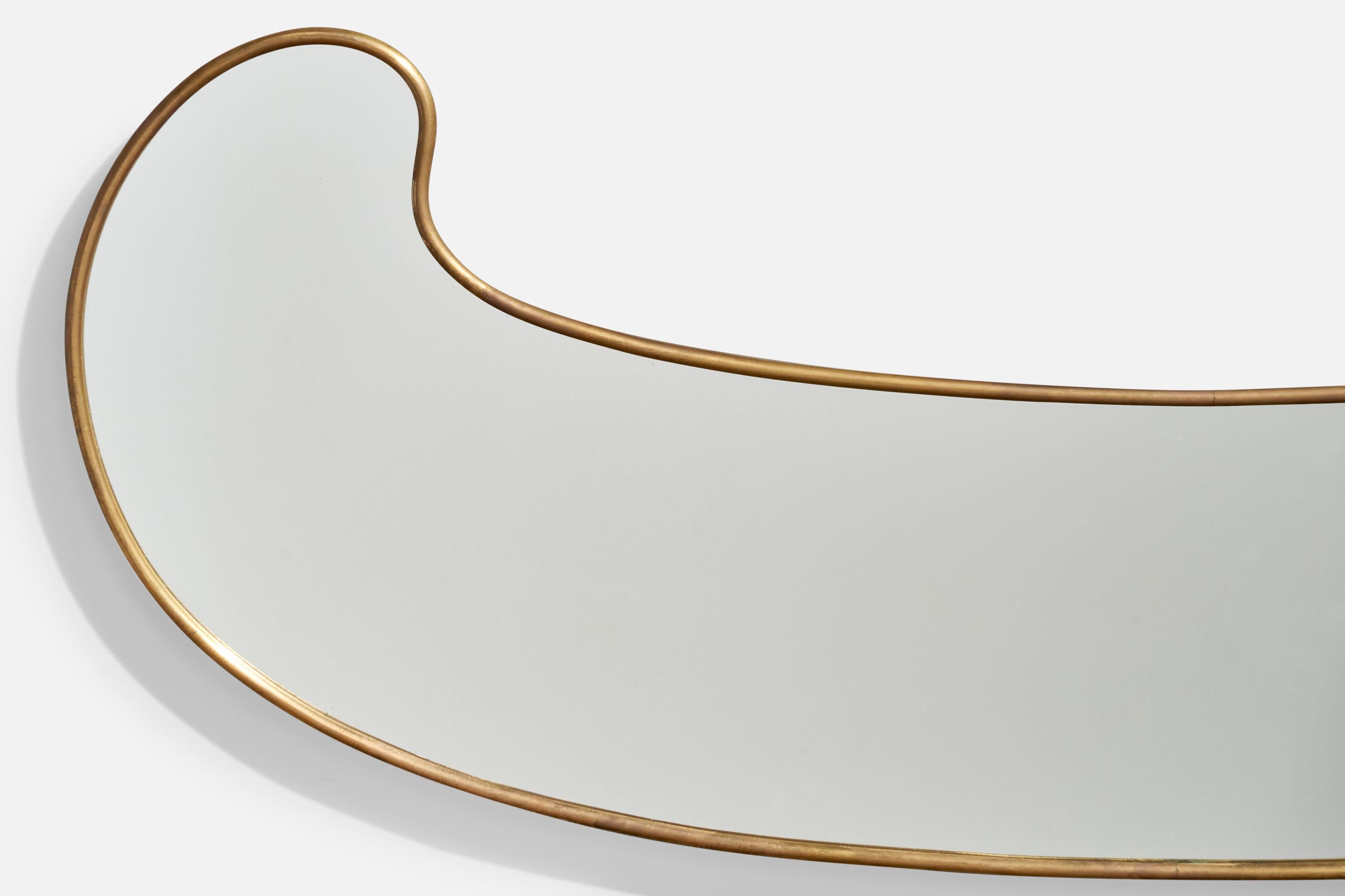 Specchio da parete di design italiano, ottone, vetro a specchio, Italia, 1940 ca. In condizioni buone in vendita a High Point, NC