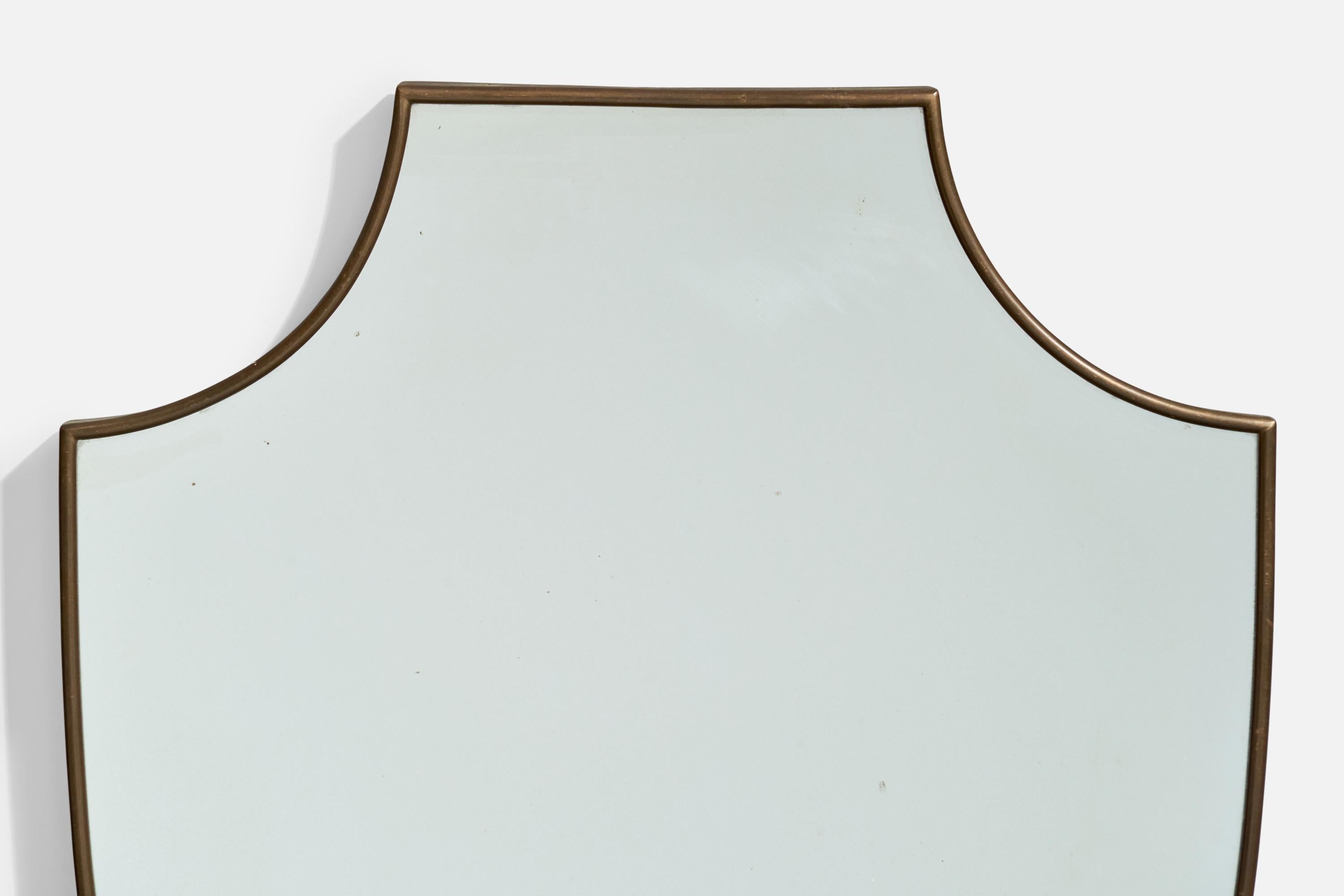 Specchio da parete di design italiano, ottone, vetro a specchio, Italia, 1950 ca. In condizioni buone in vendita a High Point, NC