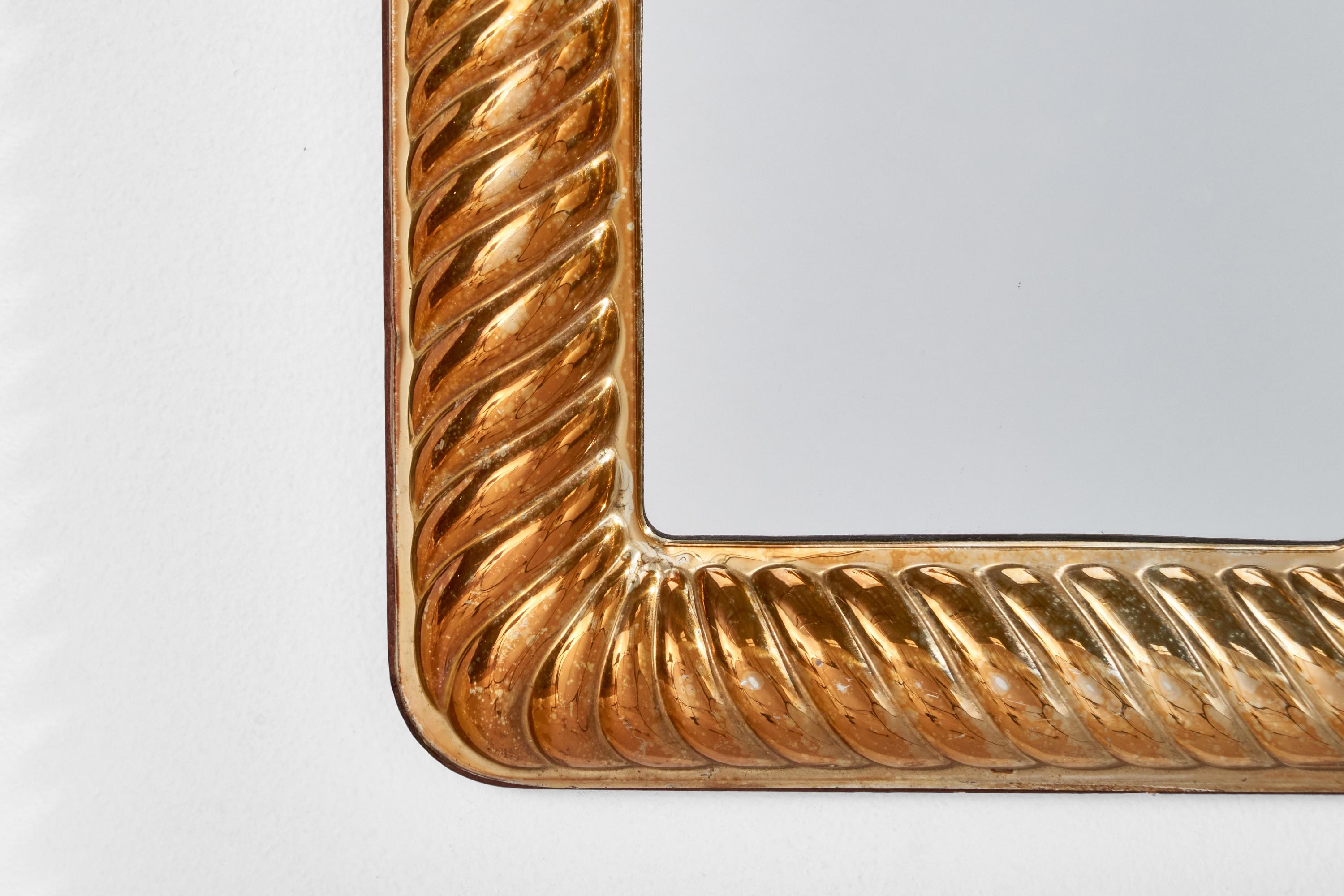 Milieu du XXe siècle Designer italien, miroir mural, cuivre, verre de miroir, Italie, années 1950 en vente
