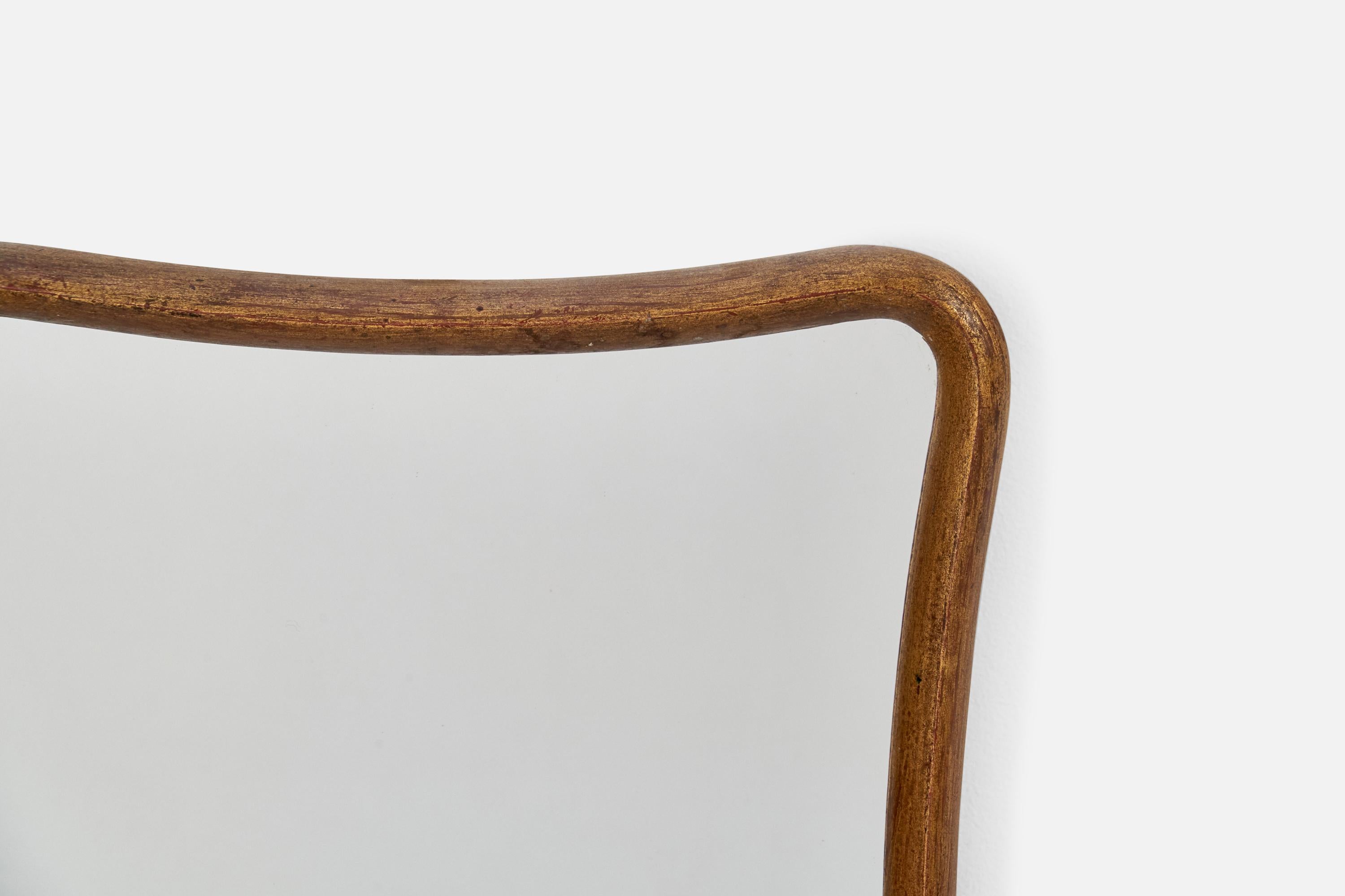 Designer italiano, specchio da parete, legno dorato, vetro a specchio, Italia, anni '40 In condizioni buone in vendita a High Point, NC