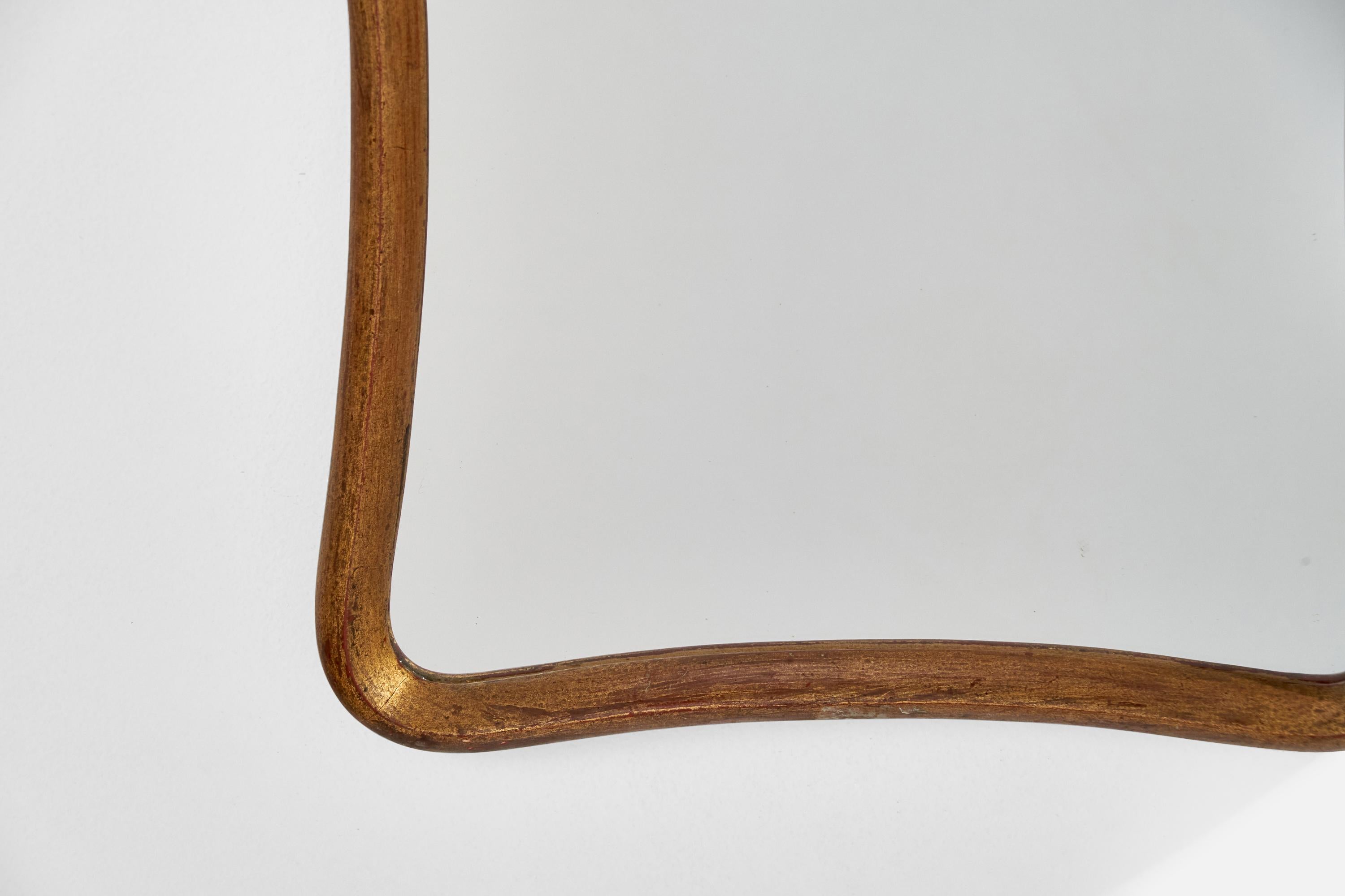 Metà XX secolo Designer italiano, specchio da parete, legno dorato, vetro a specchio, Italia, anni '40 in vendita