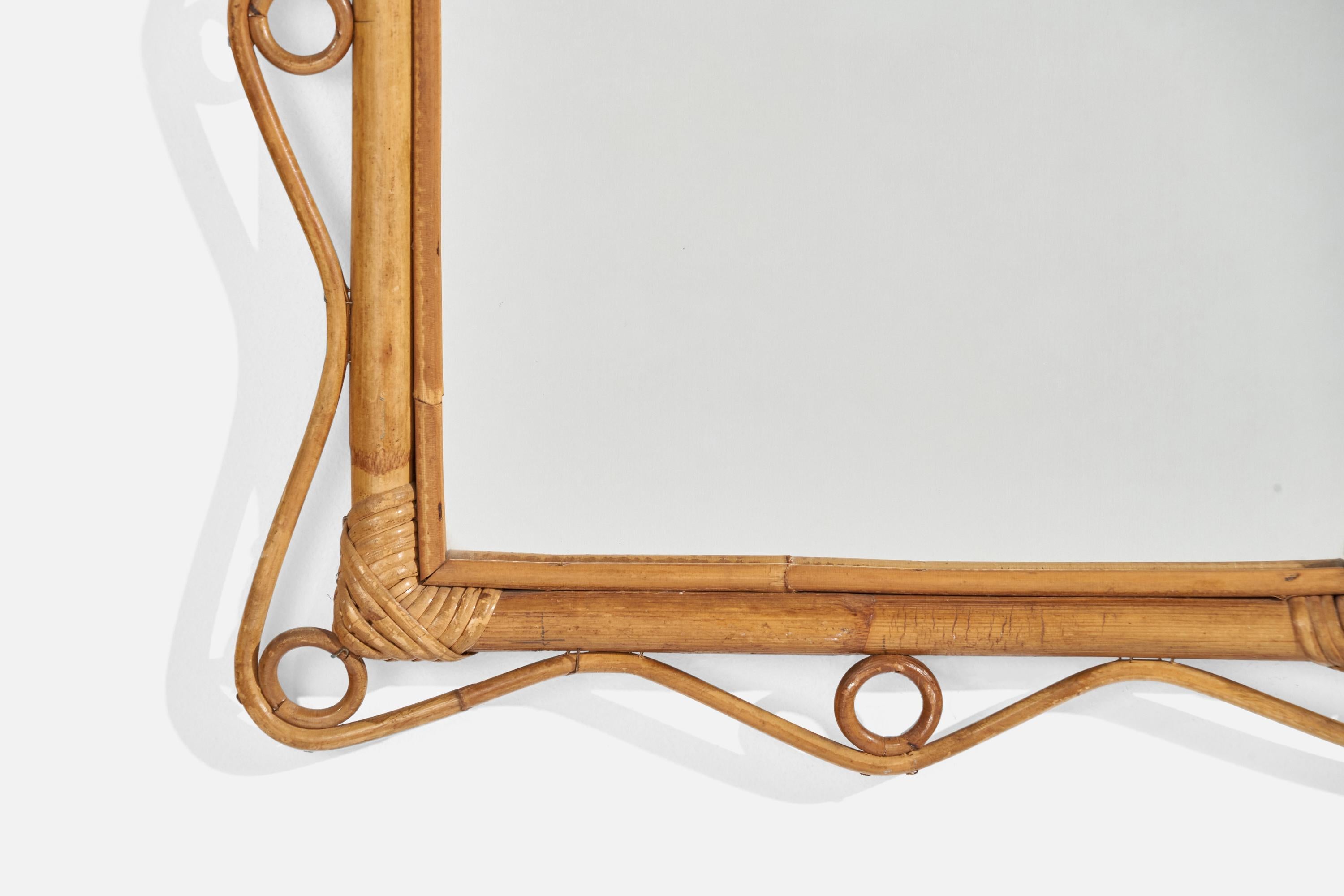 Metà XX secolo Specchio da parete di design italiano, rattan, bambù, Italia, anni '50 in vendita