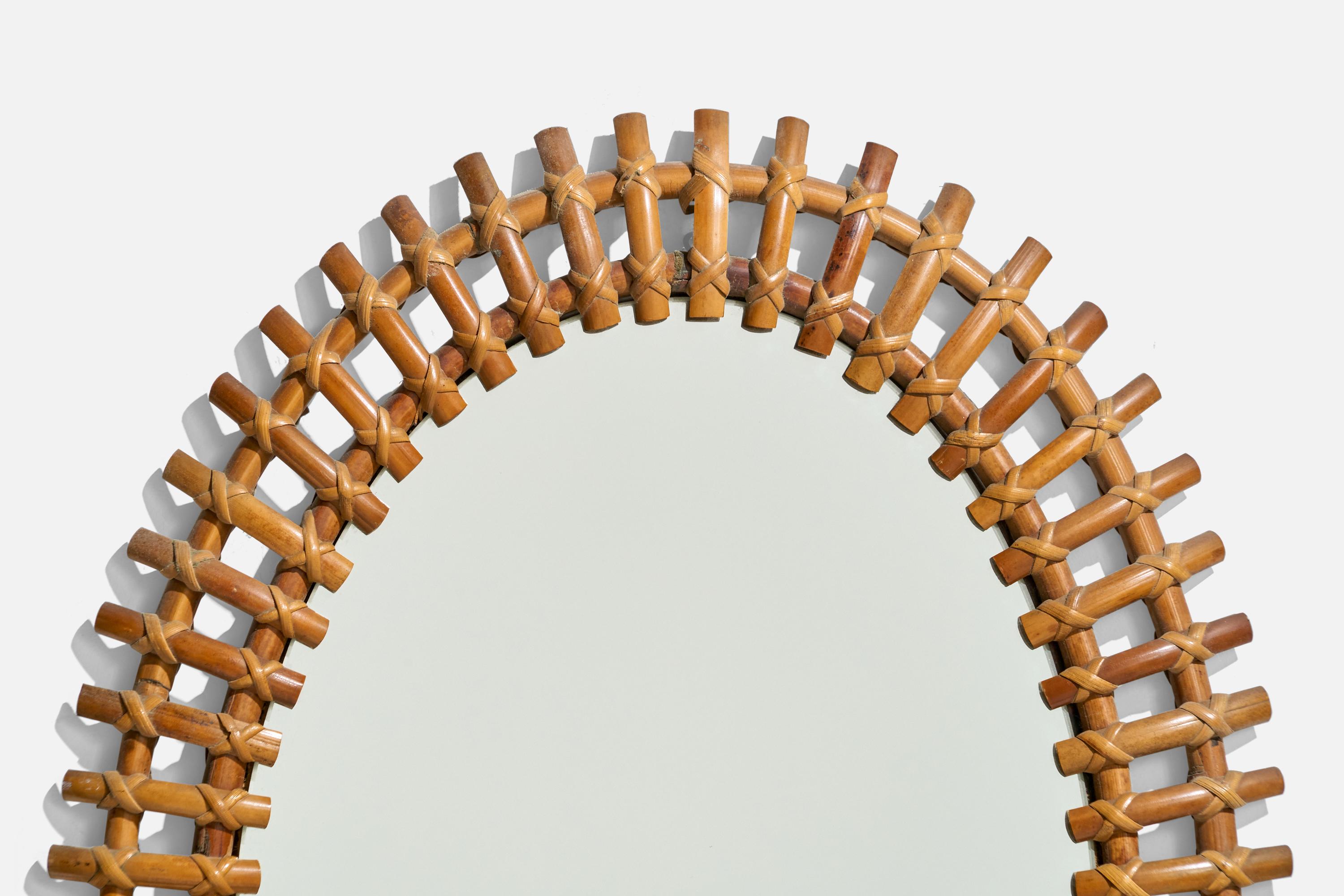 Specchio da parete di design italiano, rattan, bambù, Italia, anni '50 In condizioni buone in vendita a High Point, NC