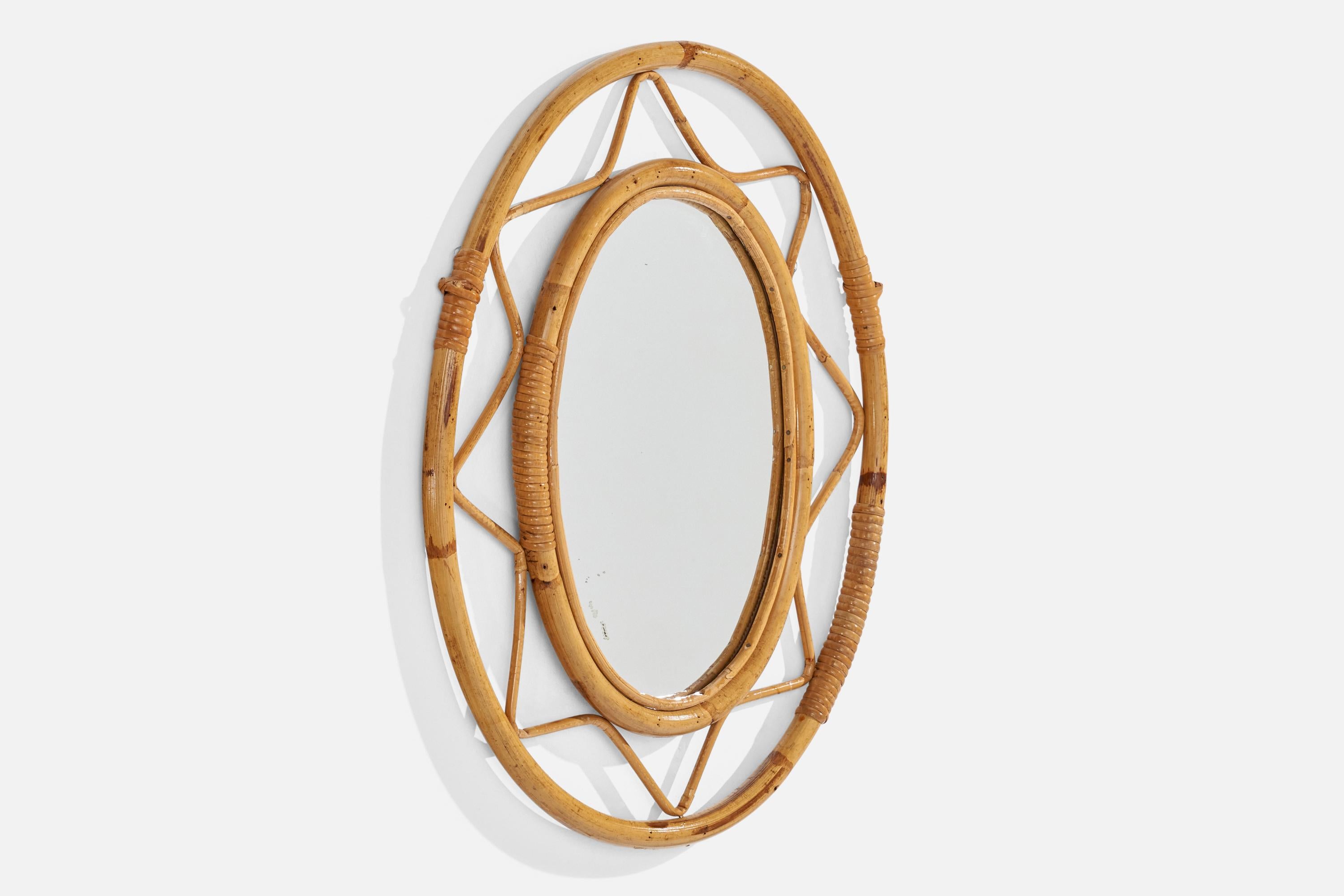 Diseñador italiano, Espejo de pared, ratán, bambú, Italia, años 60 Moderno de mediados de siglo en venta