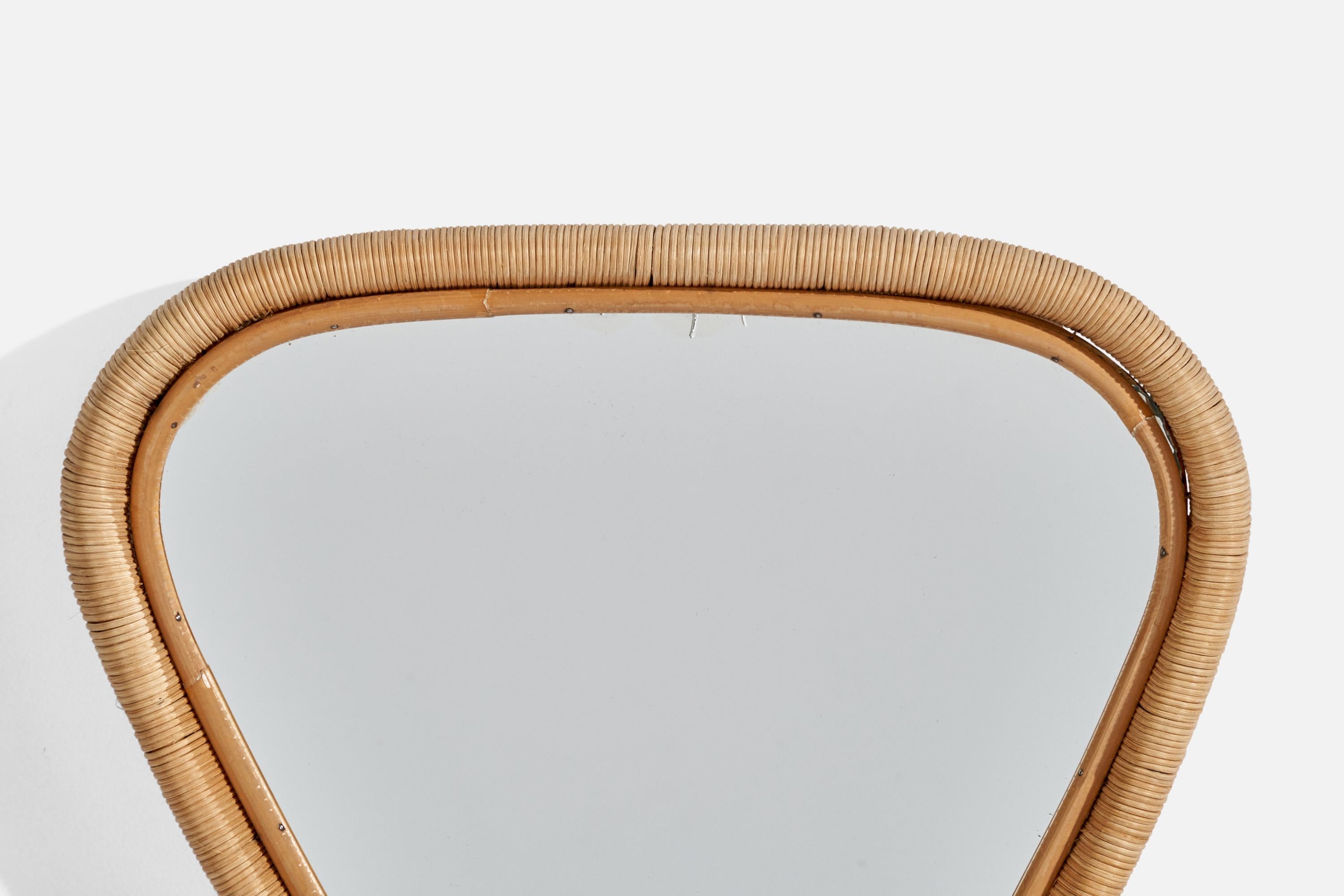 Specchio da parete di design italiano, rattan, bambù, Italia, anni '60 In condizioni buone in vendita a High Point, NC