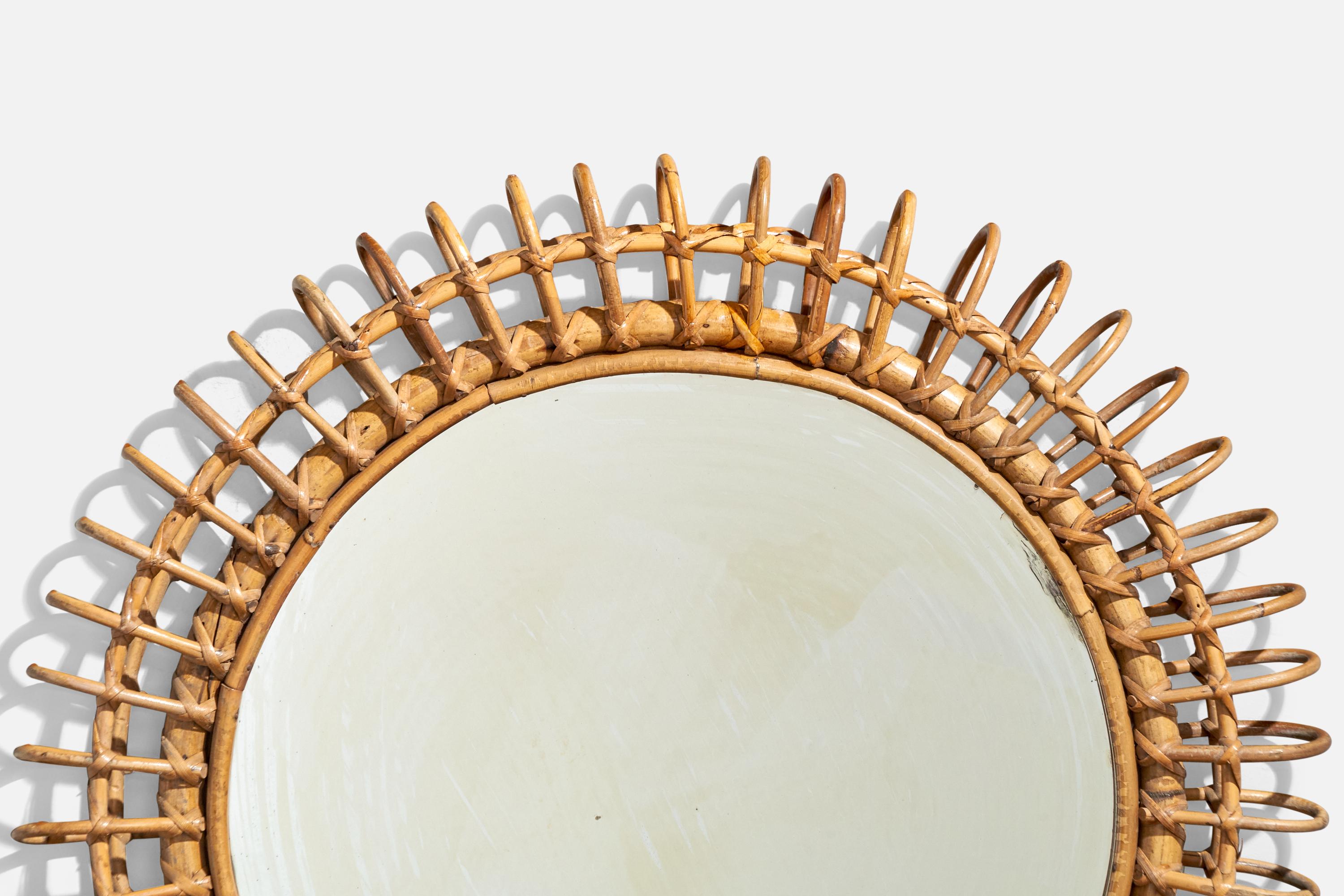 Metà XX secolo Specchio da parete di design italiano, rattan, bambù, Italia, anni '60 in vendita