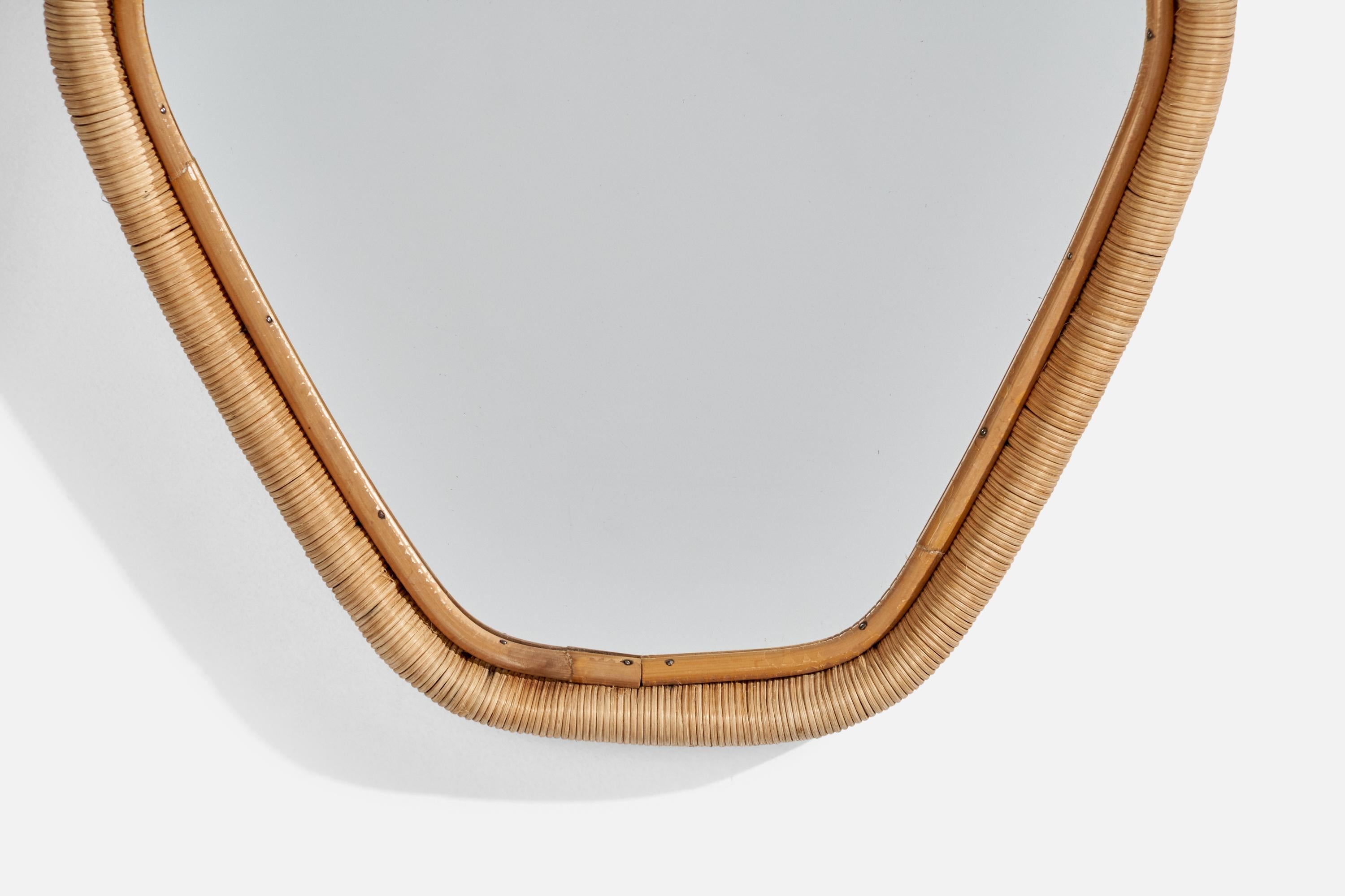 Metà XX secolo Specchio da parete di design italiano, rattan, bambù, Italia, anni '60 in vendita