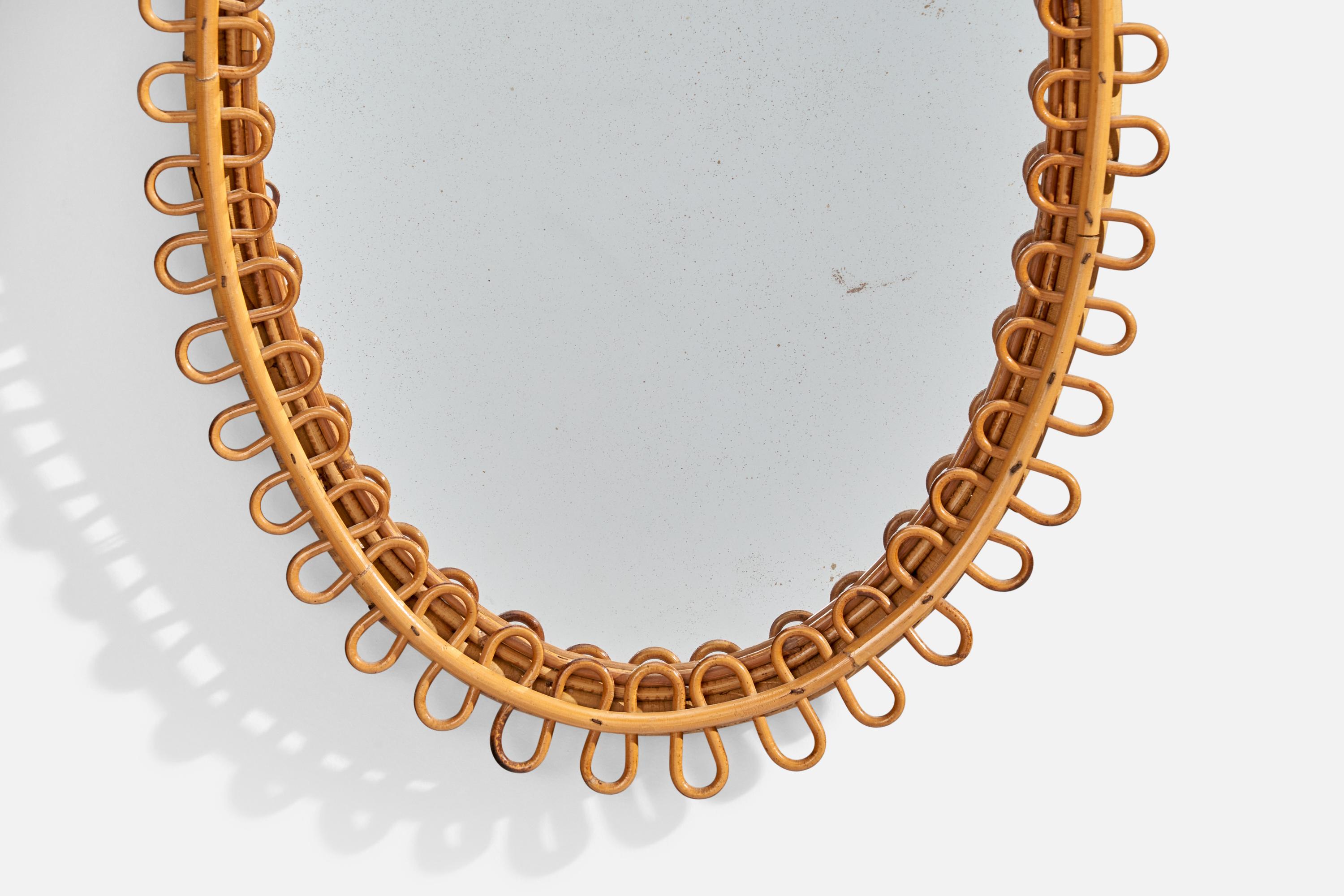 Metà XX secolo Specchio da parete di design italiano, rattan, bambù, Italia, anni '60 in vendita