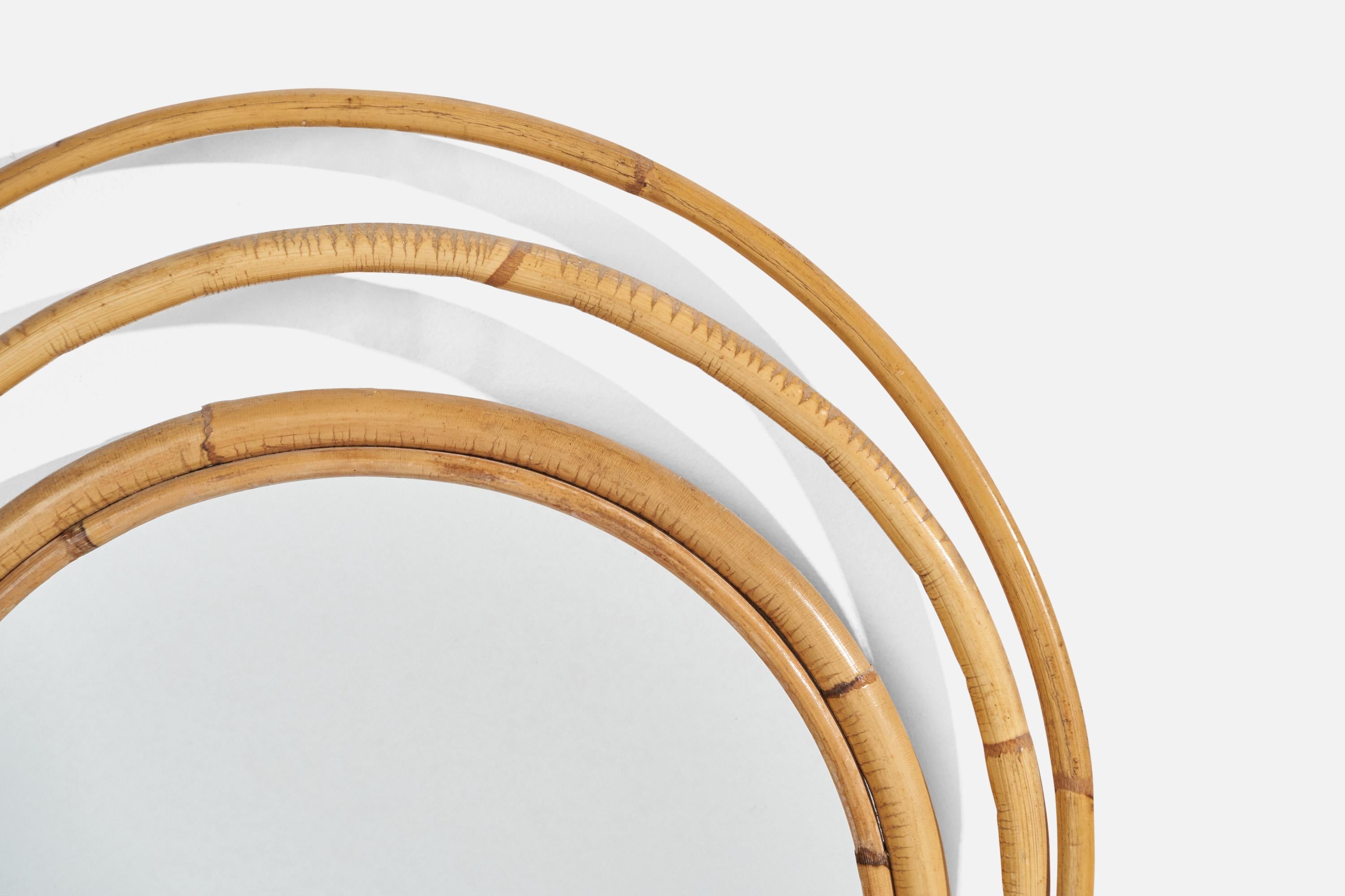 Specchio da parete di design italiano, rattan, bambù, Italia, anni '50 circa In condizioni buone in vendita a High Point, NC
