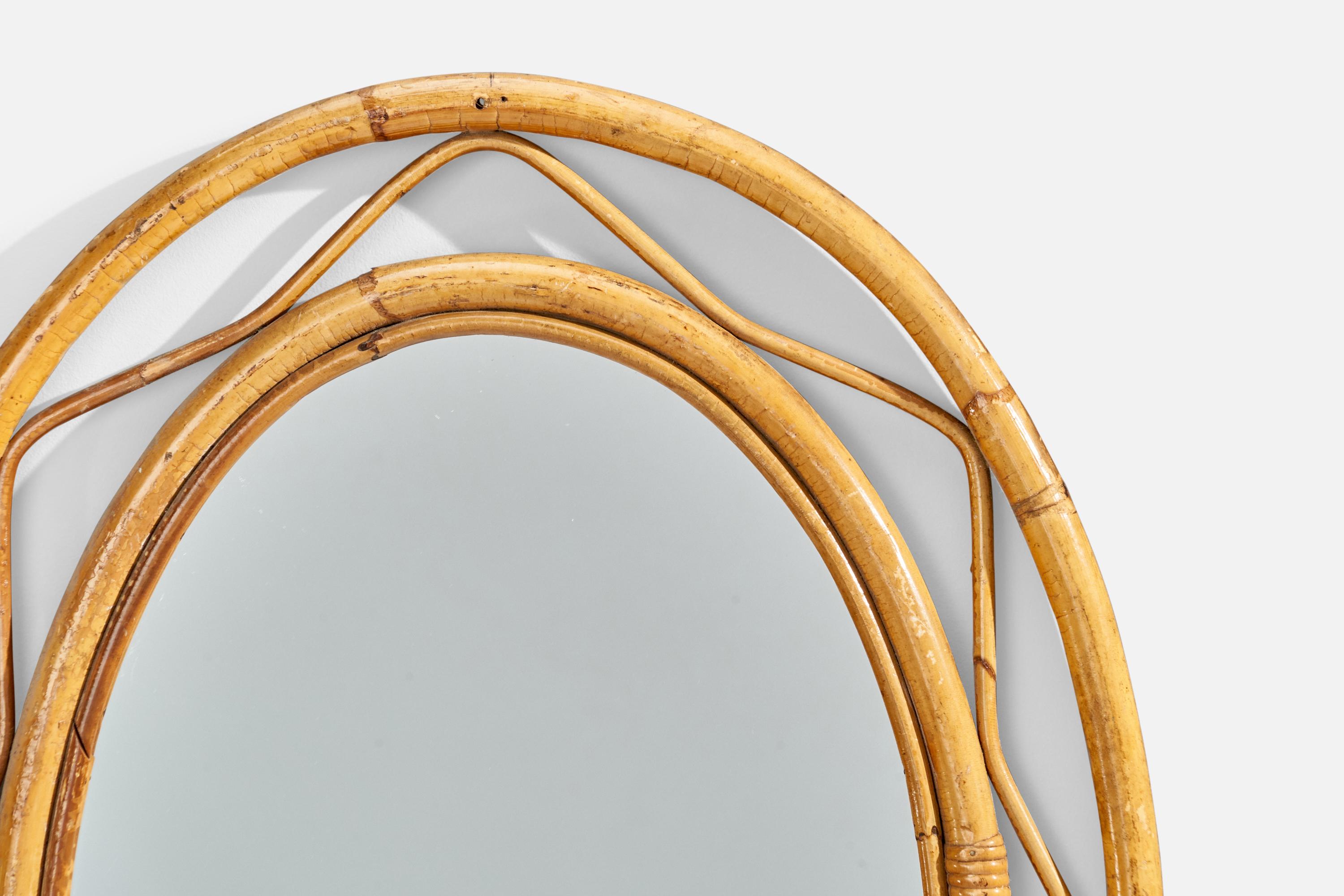 Milieu du XXe siècle Designer italien, miroir mural, rotin, bambou, miroir en verre, Italie, vers les années 1960 en vente