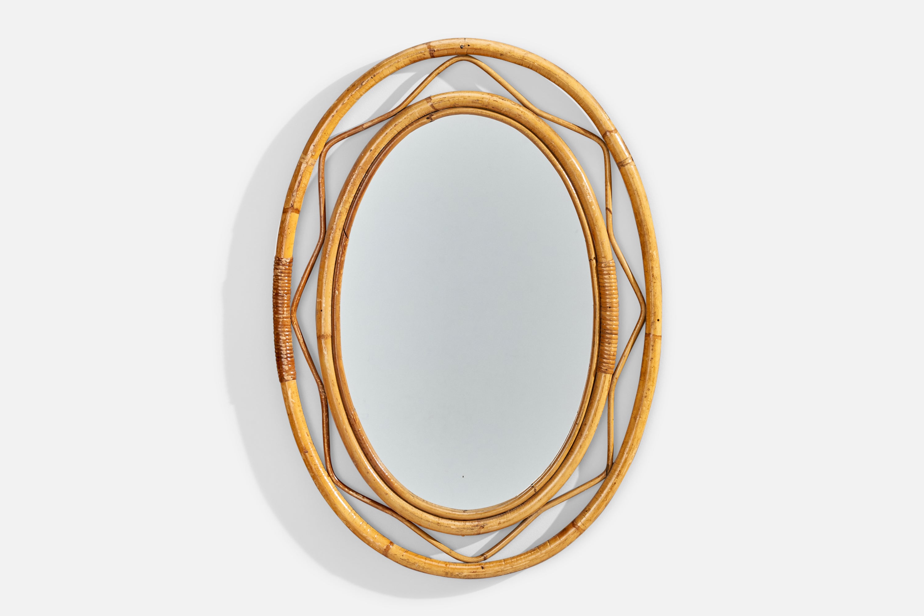 Italienischer italienischer Designer, Wandspiegel, Rattan, Bambus, Spiegelglas, Italien, ca. 1960er Jahre