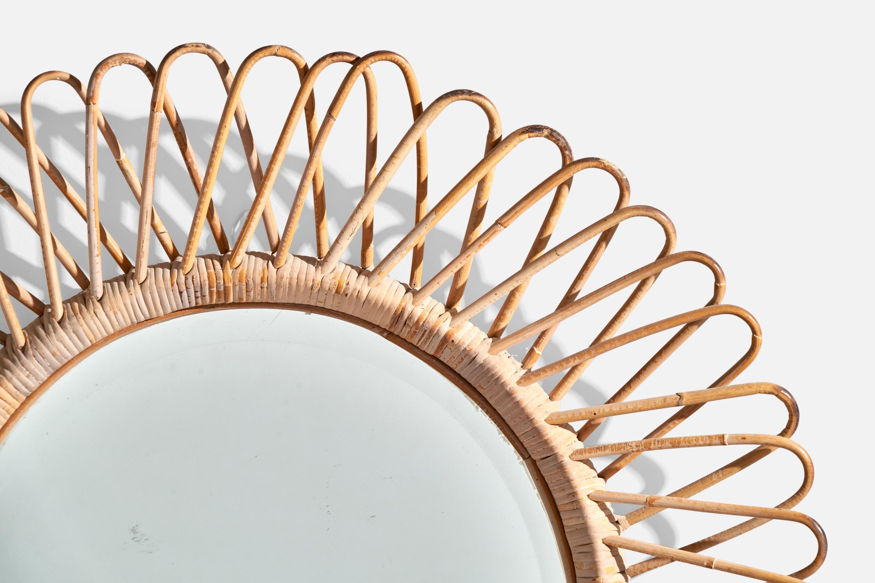 Specchio da parete di design italiano, Rattan, Italia, anni '60 In condizioni buone in vendita a High Point, NC