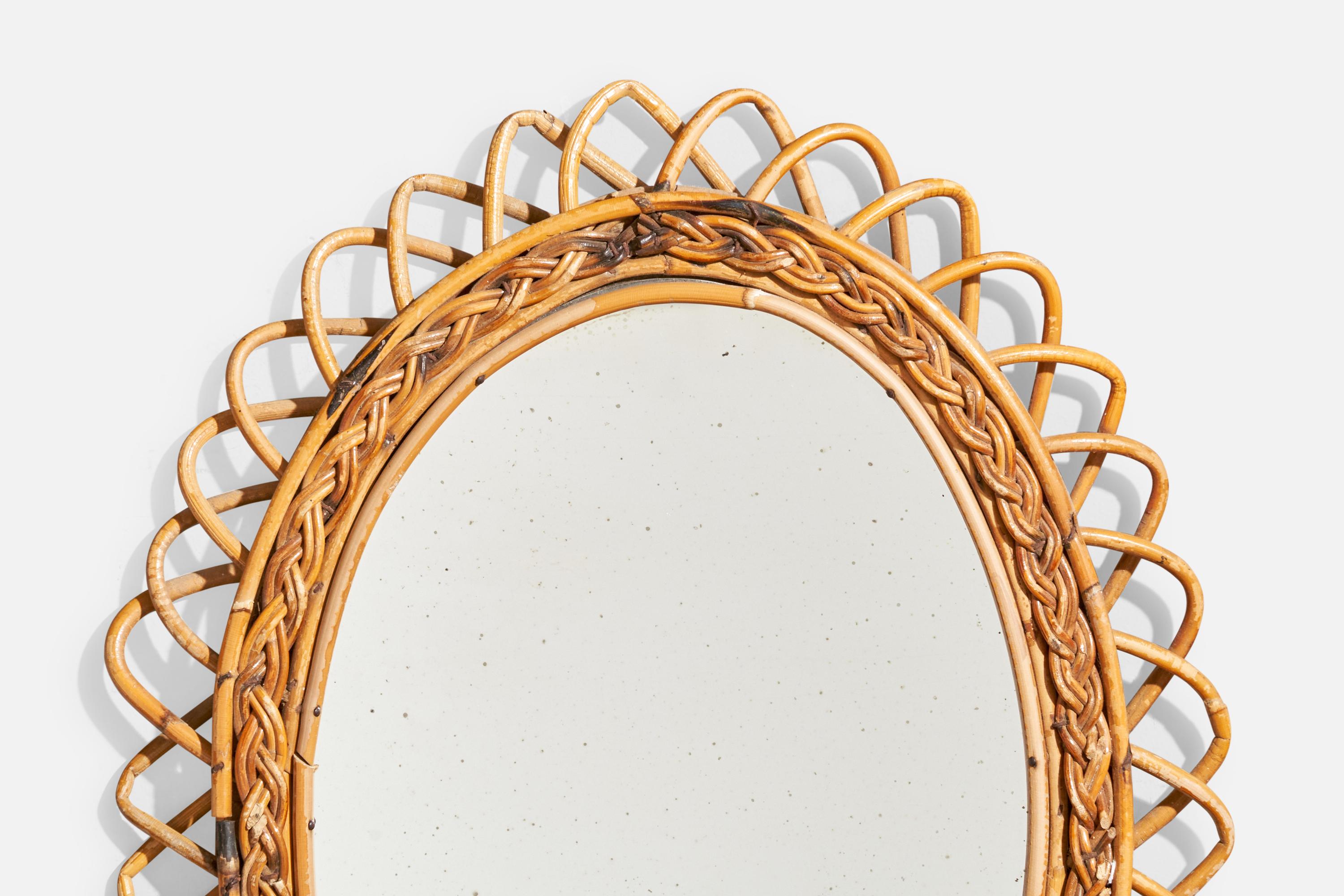 Metà XX secolo Specchio da parete di design italiano, Rattan, Italia, anni '60 in vendita