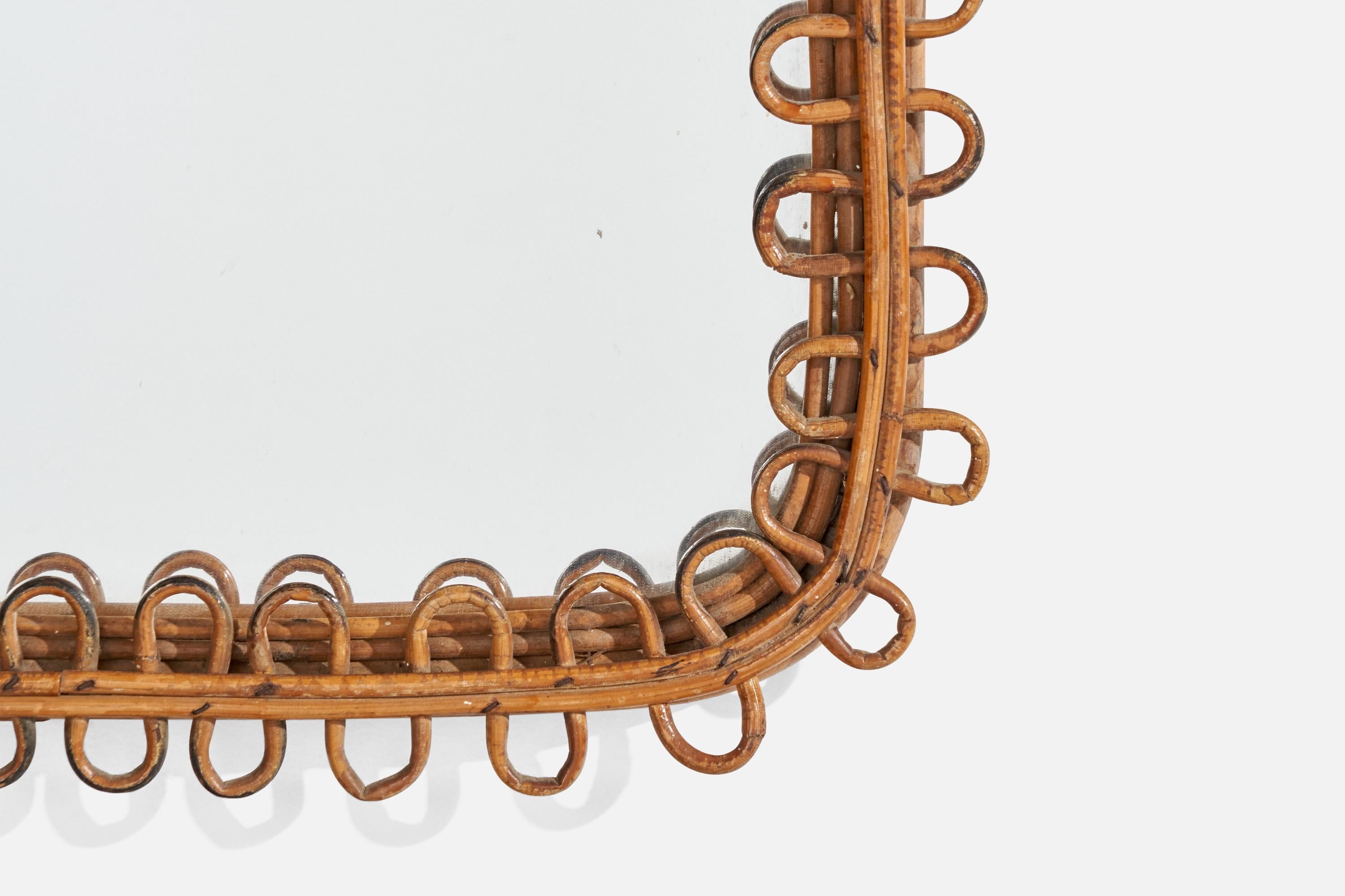 Diseñador italiano, Espejo de pared, ratán, Italia, años 60 mediados del siglo XX en venta