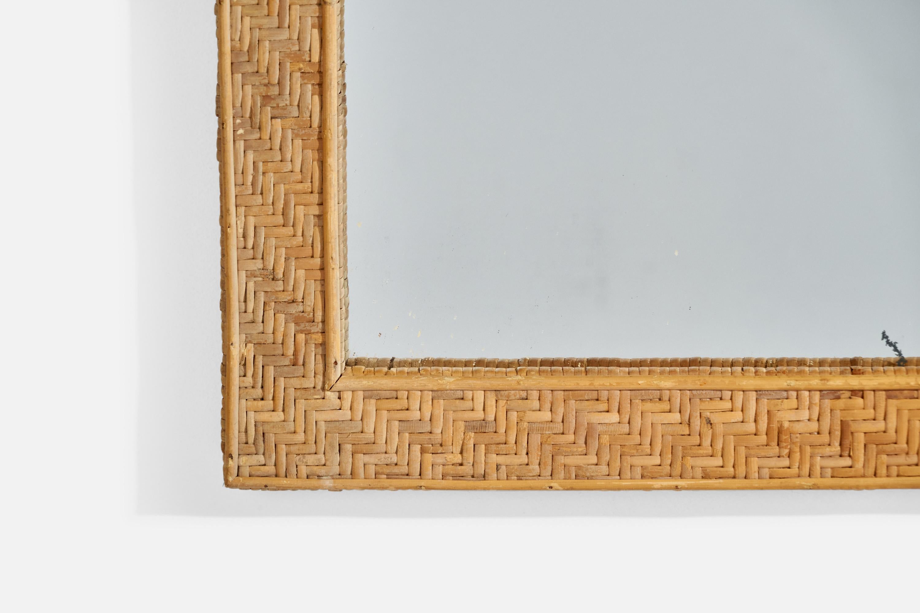 Metà XX secolo Specchio da parete di design italiano, Rattan, Italia, anni '60 in vendita