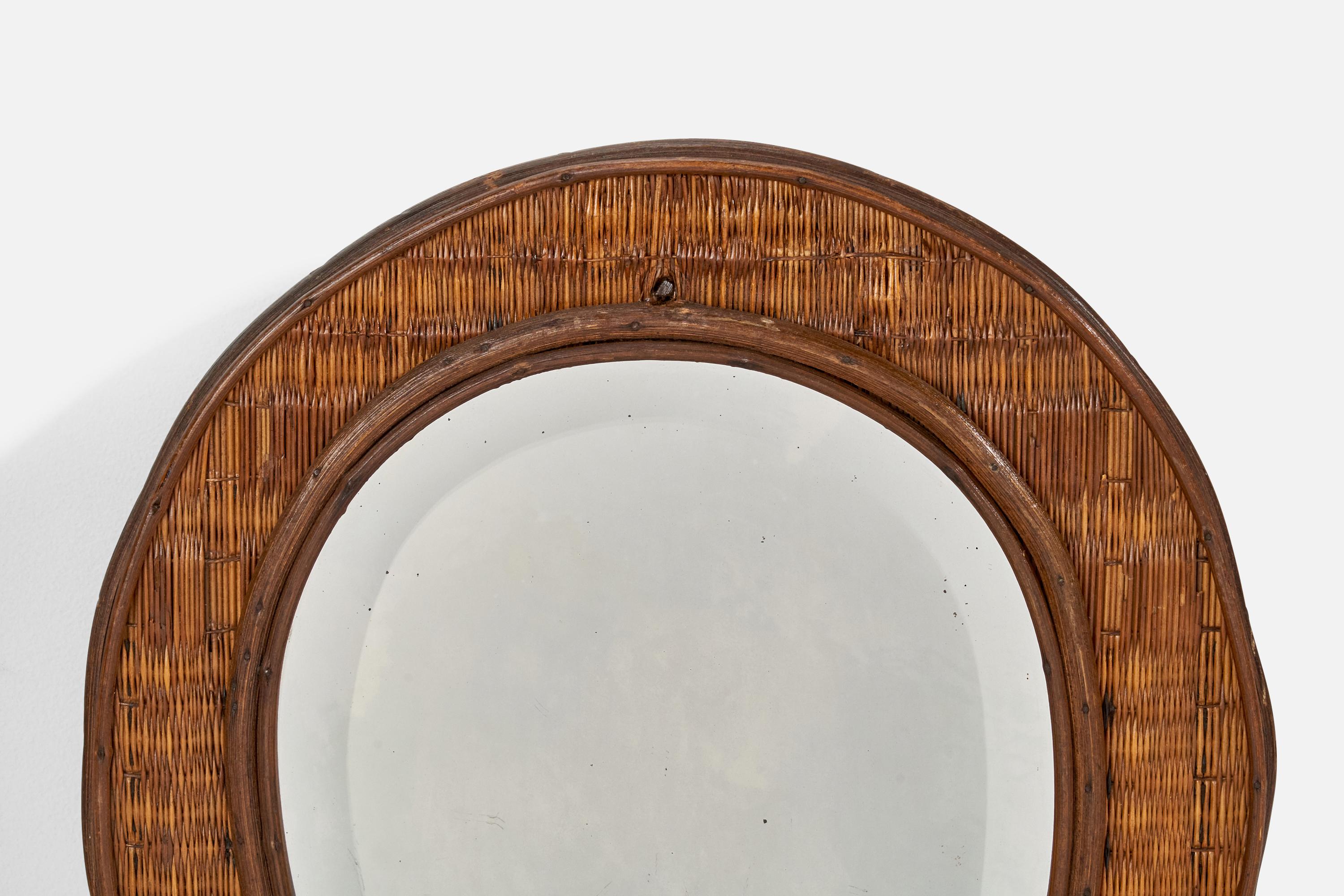 Diseñador italiano, Espejo de pared, ratán, espejo de cristal, Italia, c. 1940 en Bueno estado para la venta en High Point, NC