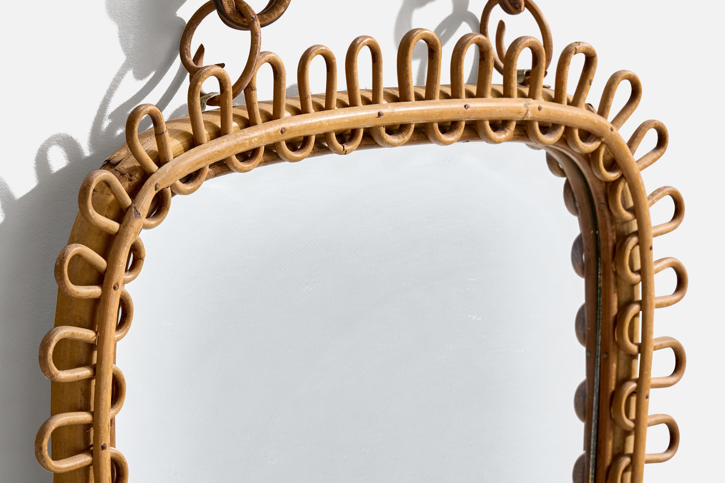 Milieu du XXe siècle Designer italien, miroir mural, rotin, verre miroir, Italie, vers les années 1950 en vente