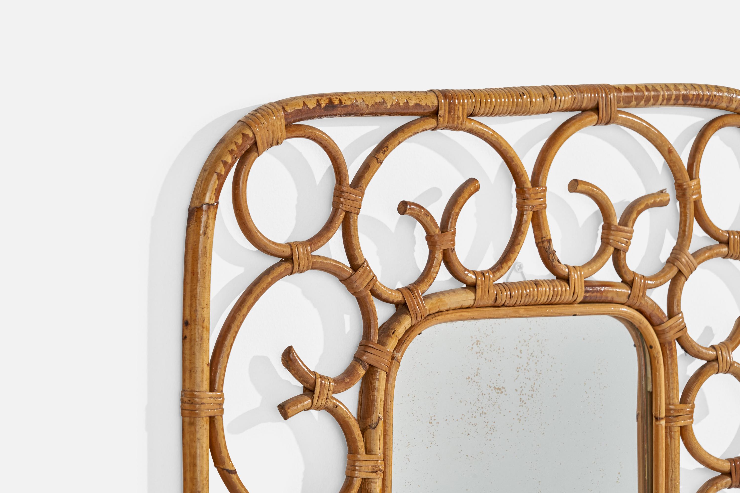 Milieu du XXe siècle Miroir mural de designer italien, rotin, miroir en verre, Italie, c.1950s en vente