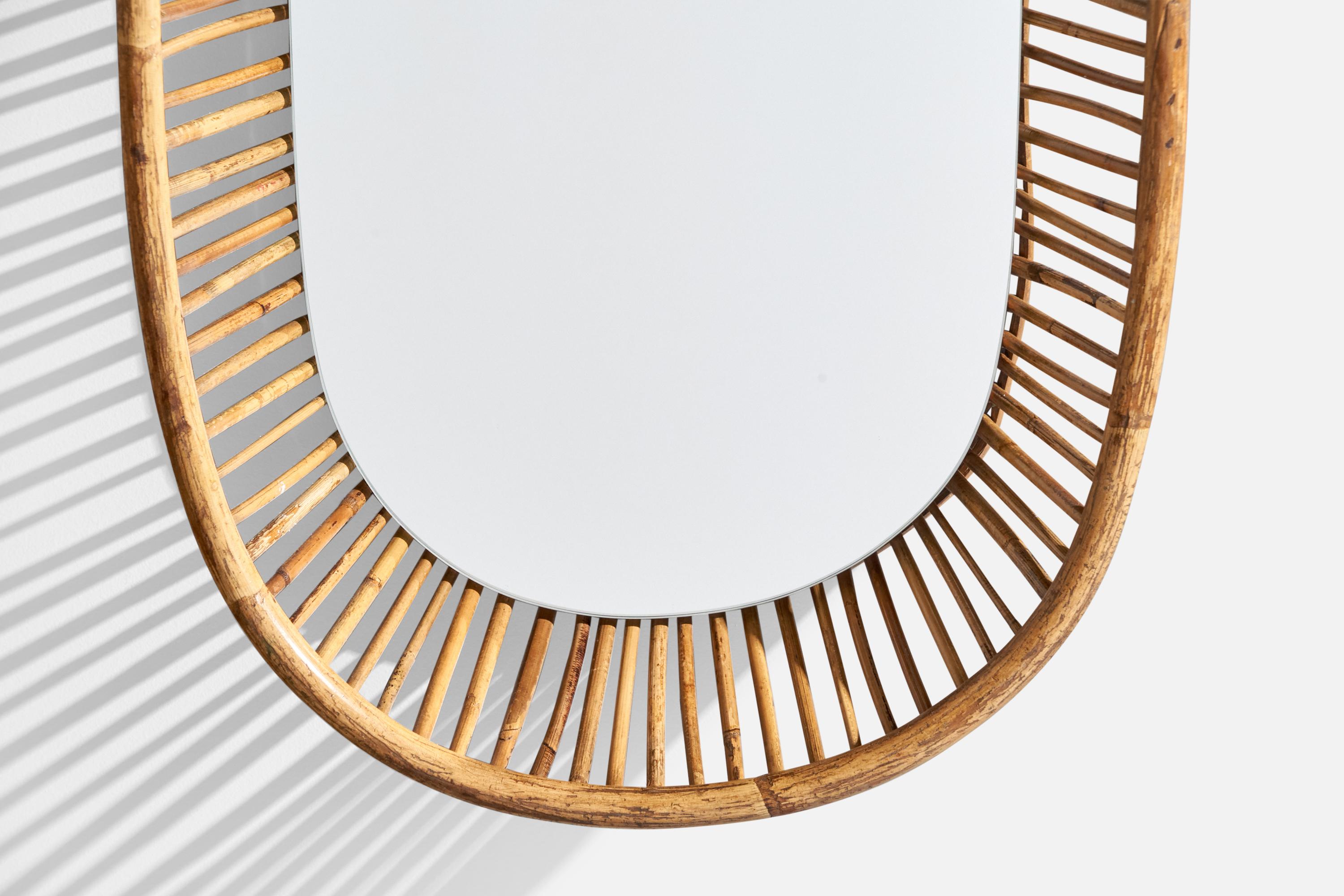 Rattan Specchio da parete di design italiano, rattan, vetro a specchio, Italia, 1950 ca. in vendita