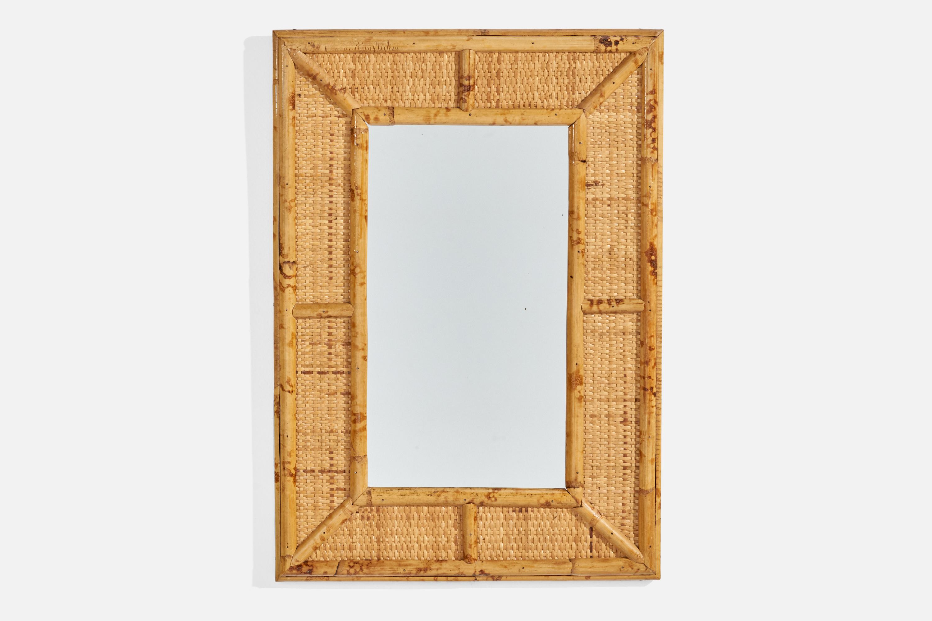 Diseñador Italiano, Espejo de Pared, Ratán, Espejo de Cristal, Italia, C. 1960s Moderno de mediados de siglo en venta