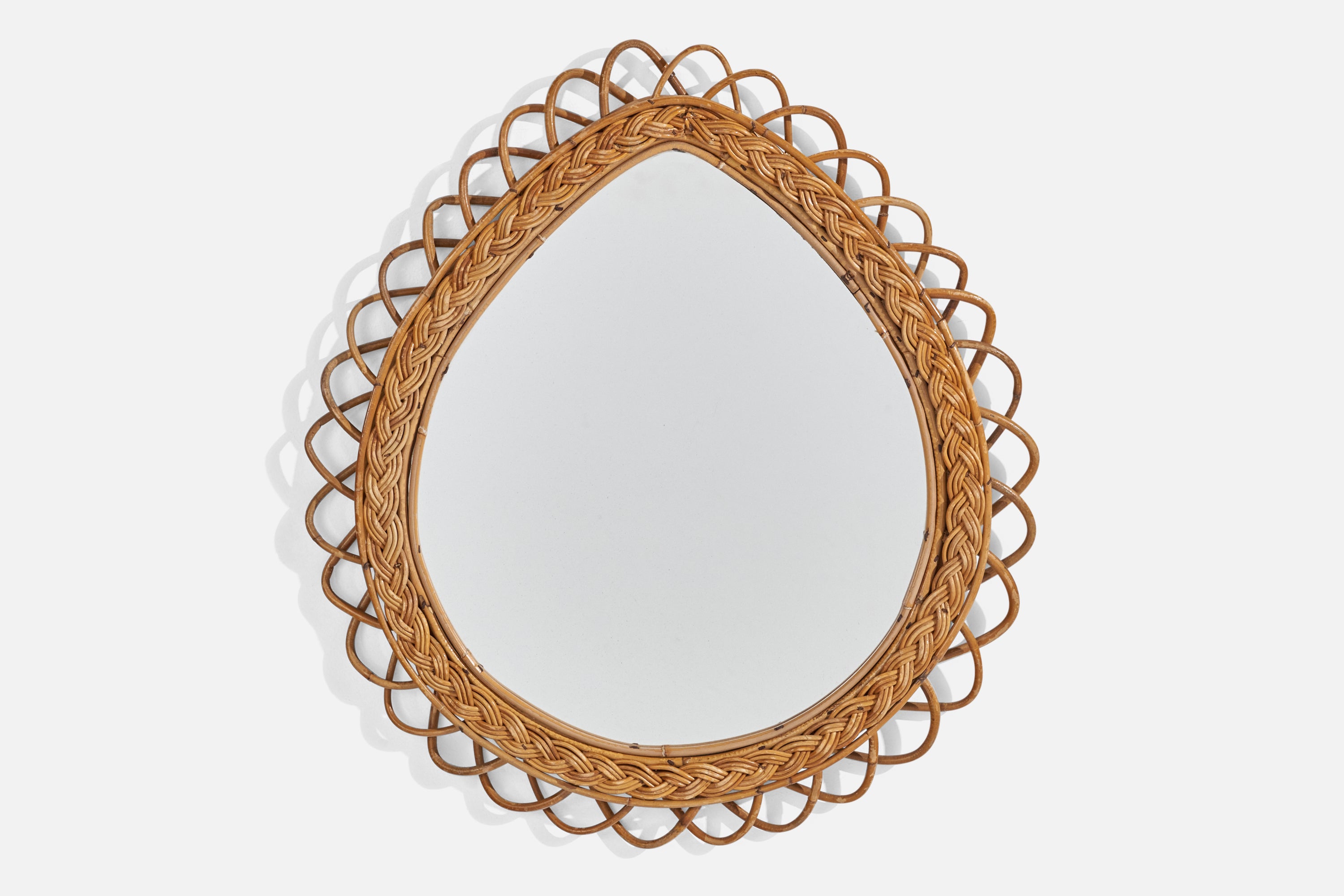Italienischer Designer, Wandspiegel, Rattan, Spiegelglas, Italien, ca. 1960er Jahre