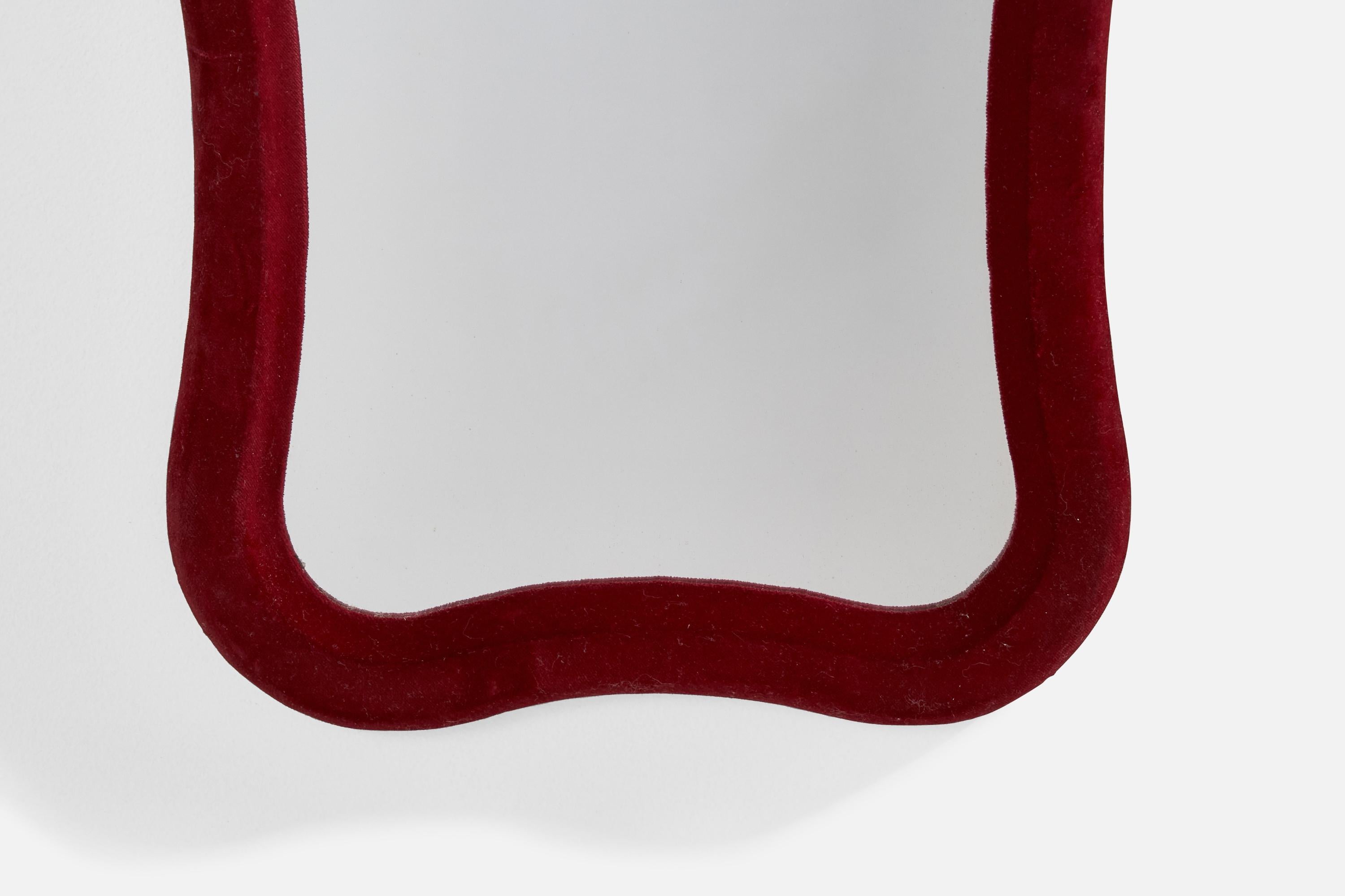 Diseñador italiano, espejo de pared, terciopelo rojo, espejo de cristal, Italia, años 70 Terciopelo